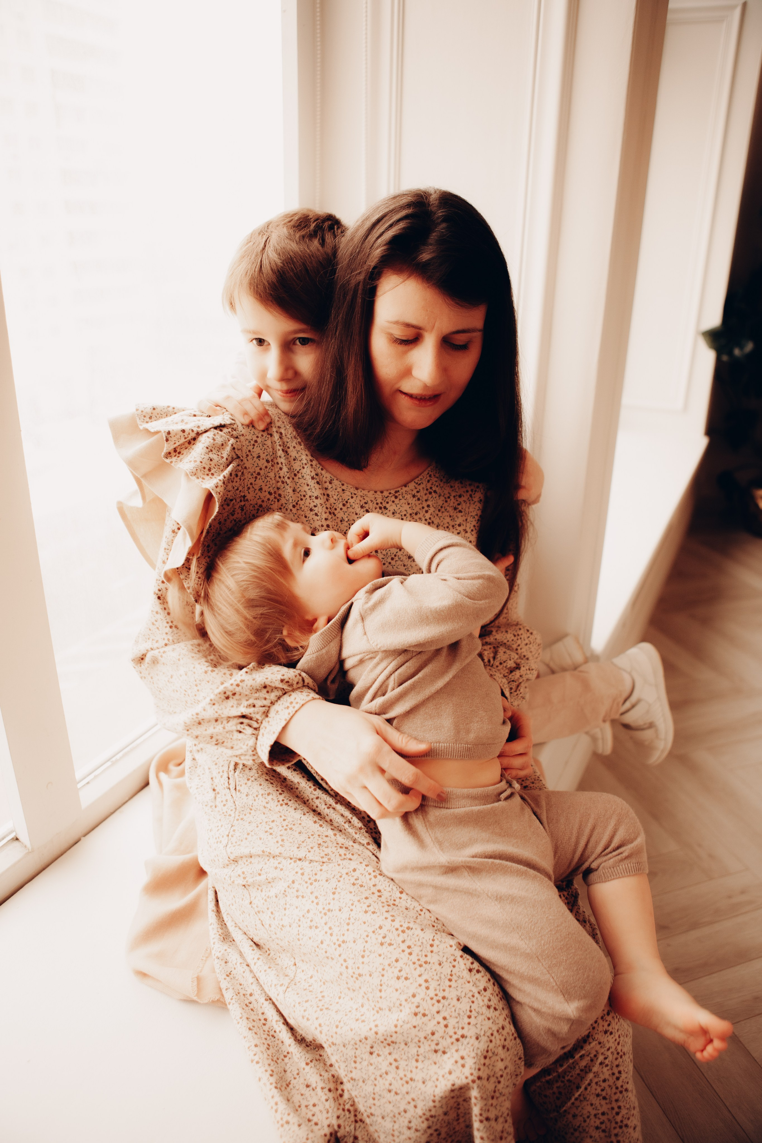 Алена с семьей. Фотосессия новорожденных в Москве фотограф Савина Анастасия