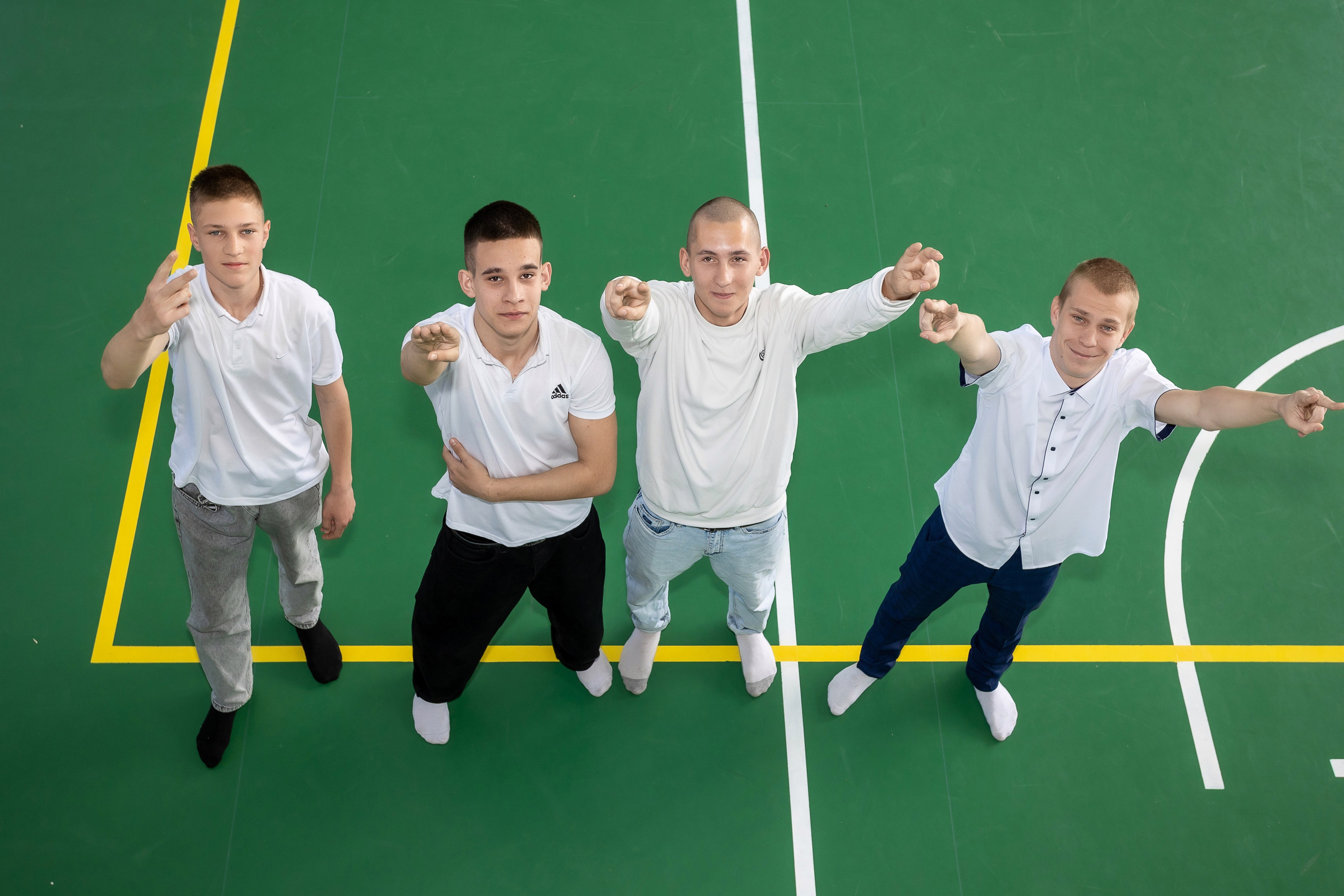 В школе. Выпускные альбомы Майкоп, Краснодар Елена Золотарева