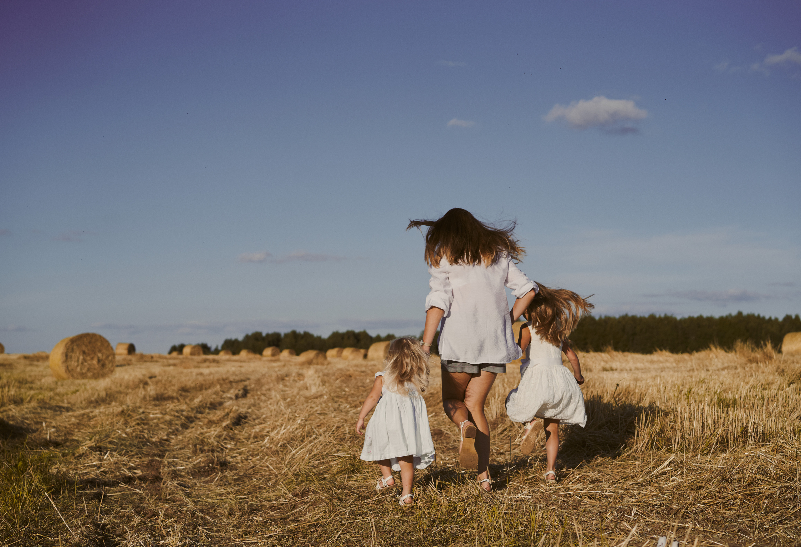 Веселая фотосессия в полях. Фото и видеосъемка. Легко и круто. Алехины Анна и Сергей