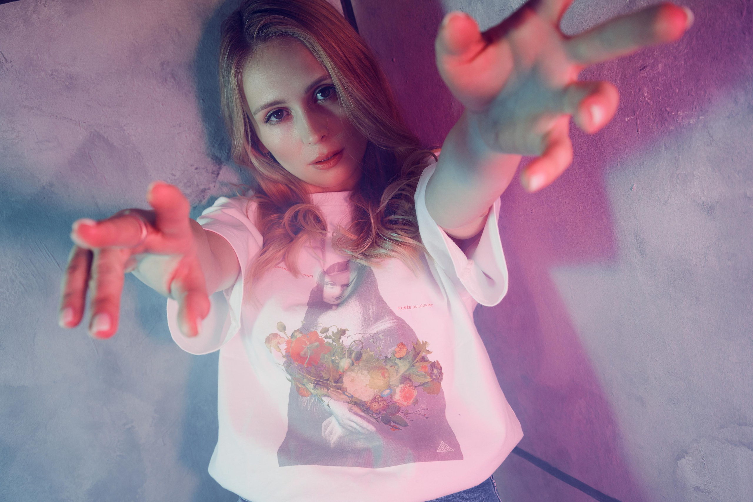 Наташа и цветной свет. Фото и видеосъемка. Легко и круто. Алехины Анна и Сергей