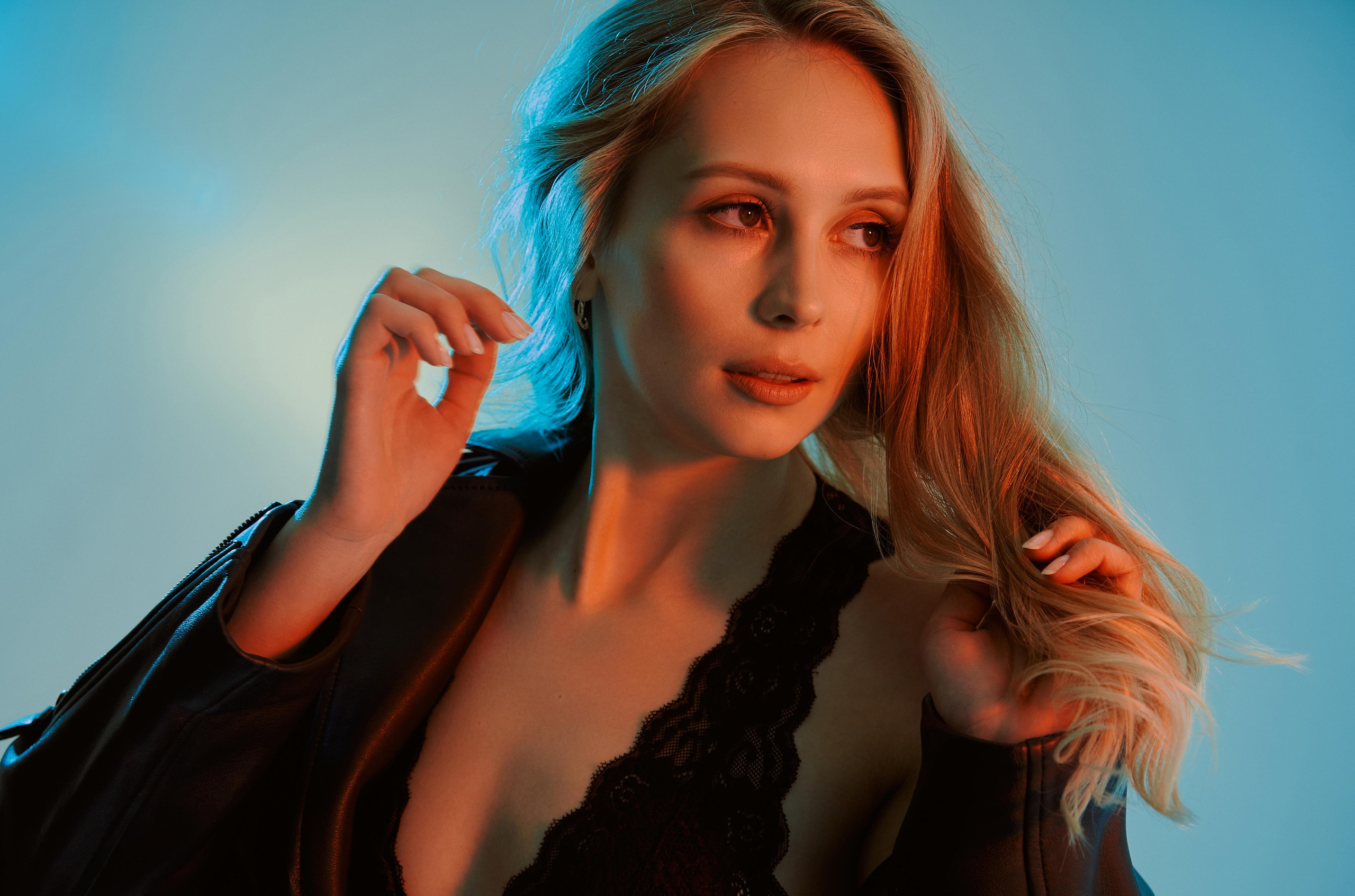 Наташа и цветной свет. Фото и видеосъемка. Легко и круто. Алехины Анна и Сергей