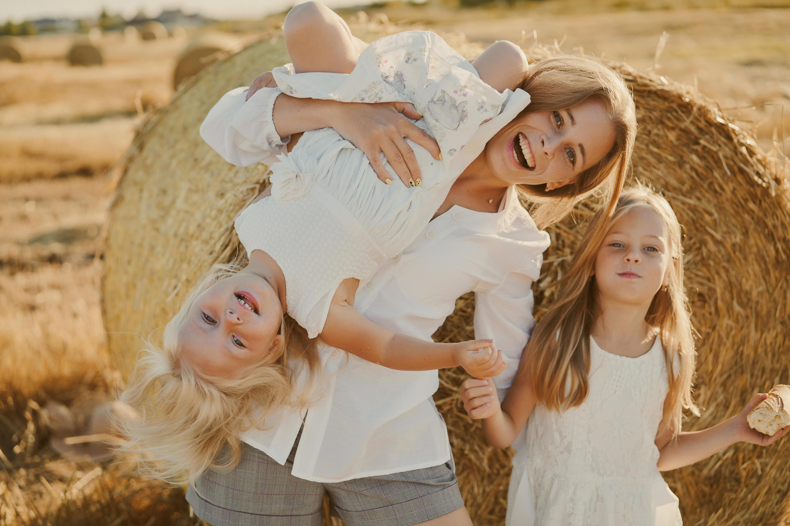 Веселая фотосессия в полях. Фото и видеосъемка. Легко и круто. Алехины Анна и Сергей