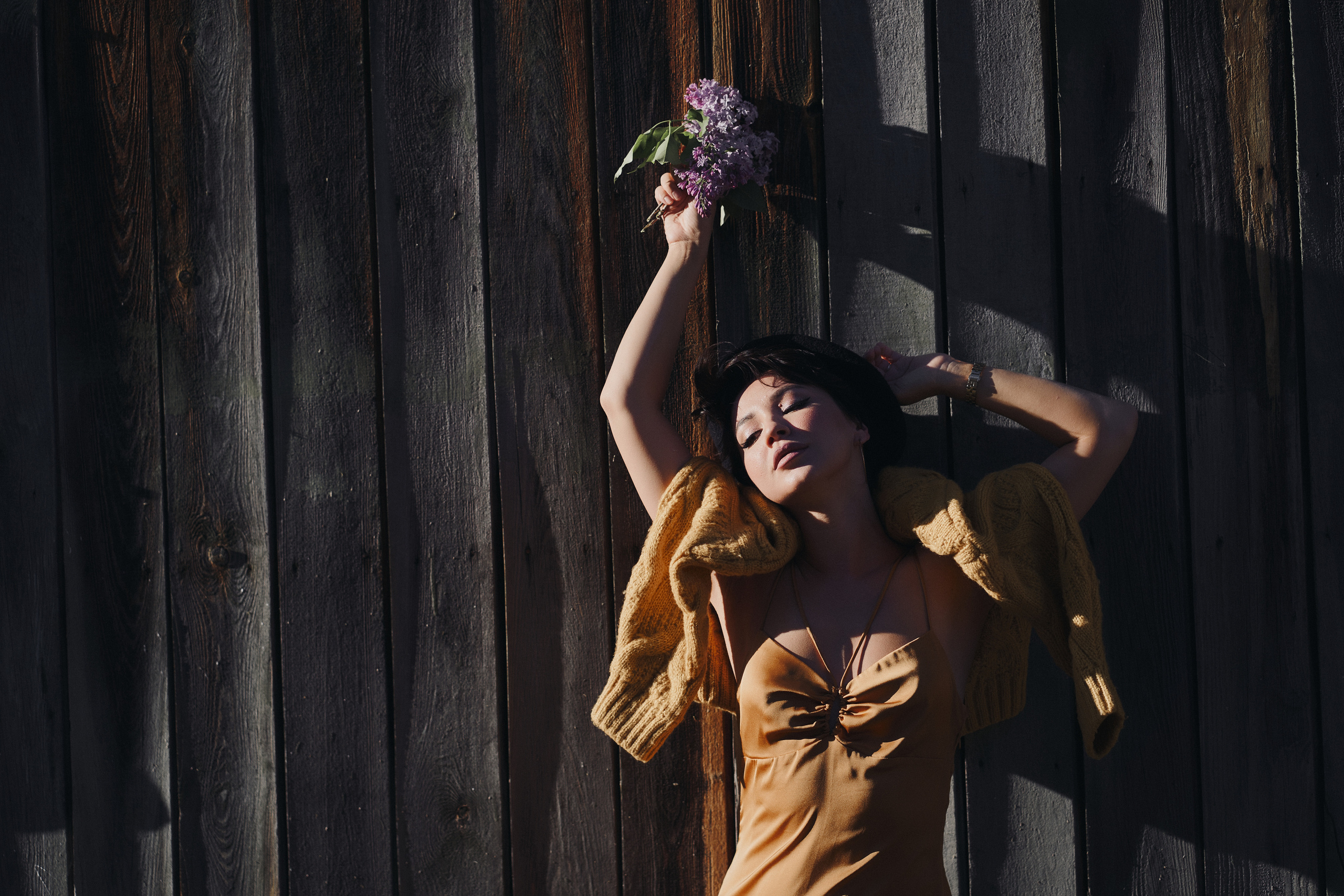 Ретро фотосессия в сирени. Фото и видеосъемка. Легко и круто. Алехины Анна и Сергей