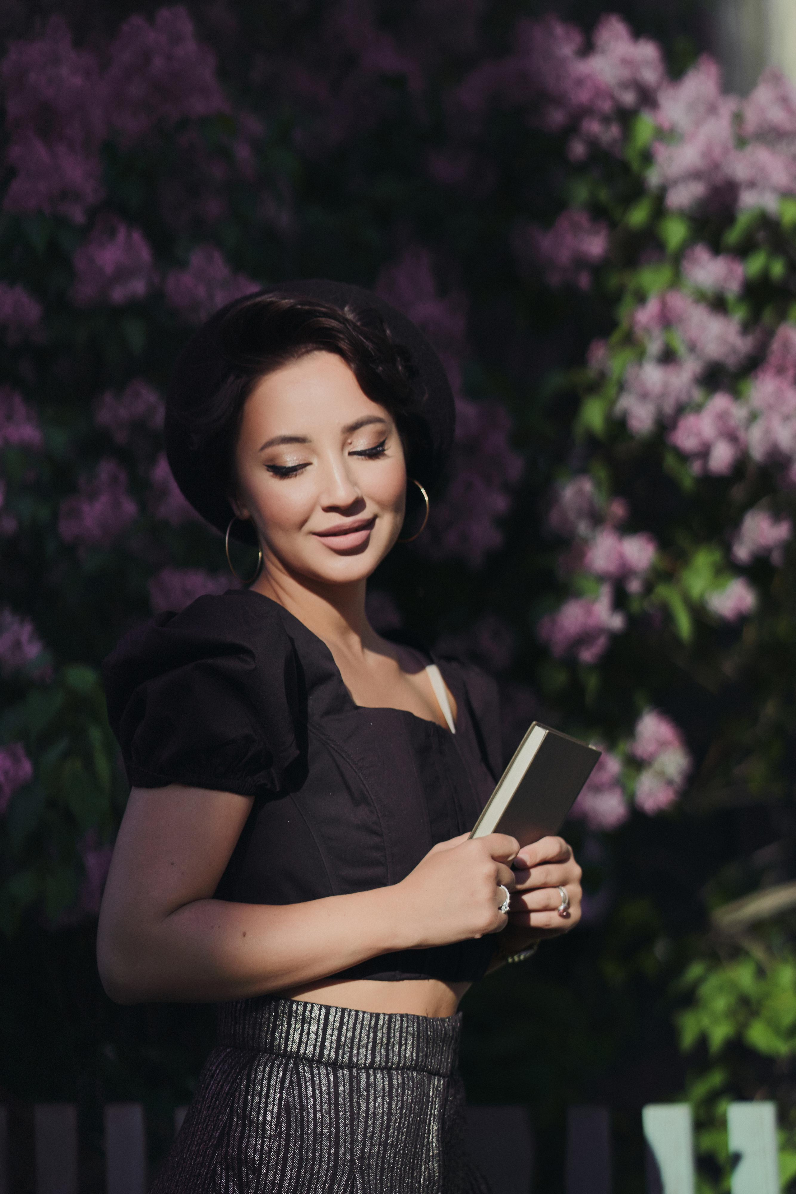 Ретро фотосессия в сирени. Фото и видеосъемка. Легко и круто. Алехины Анна и Сергей