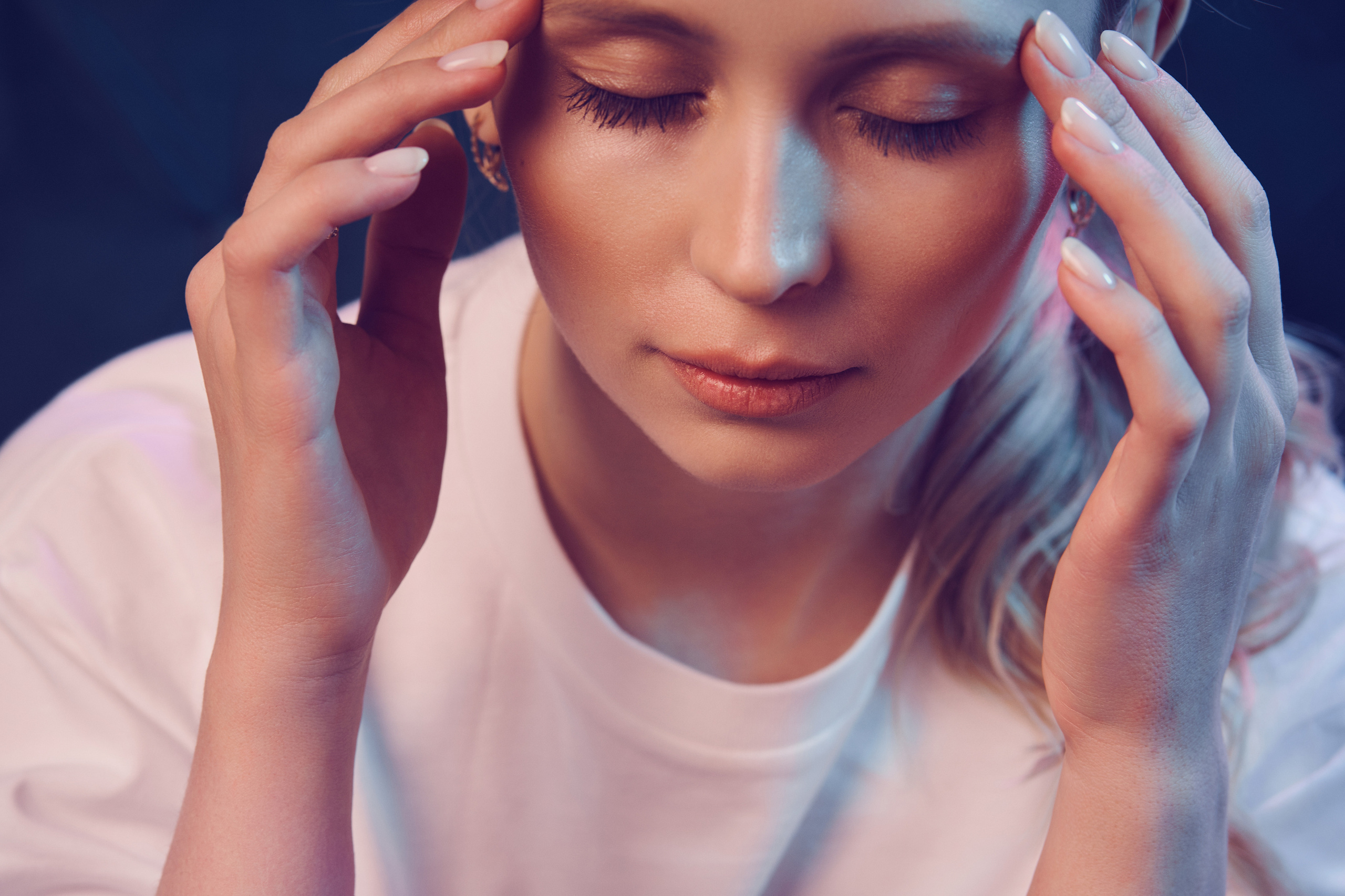 Наташа и цветной свет. Фото и видеосъемка. Легко и круто. Алехины Анна и Сергей