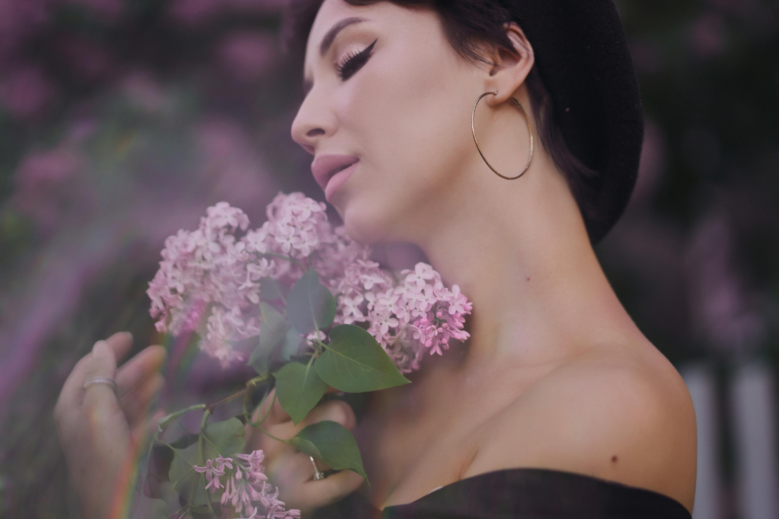 Ретро фотосессия в сирени. Фото и видеосъемка. Легко и круто. Алехины Анна и Сергей