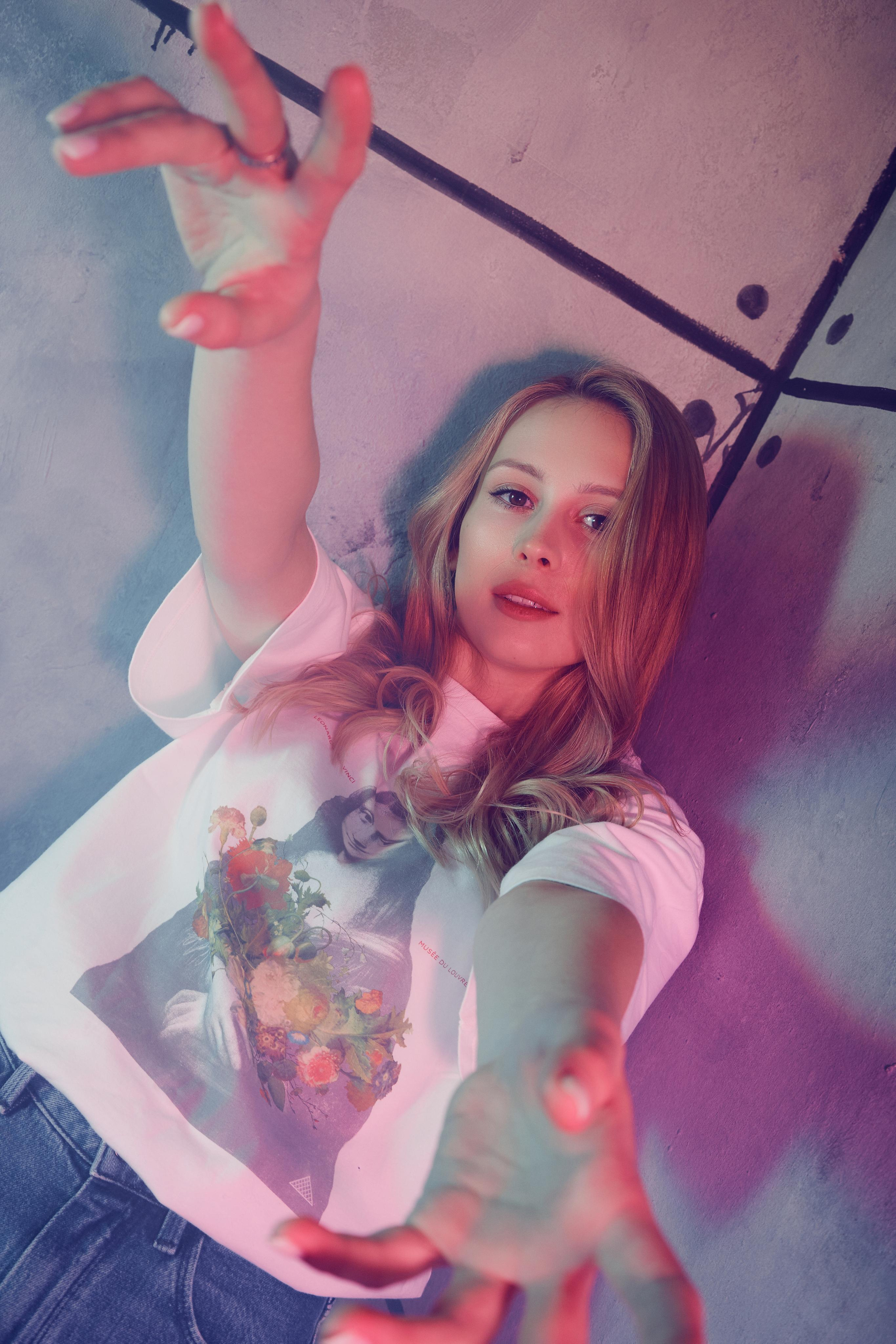 Наташа и цветной свет. Фото и видеосъемка. Легко и круто. Алехины Анна и Сергей