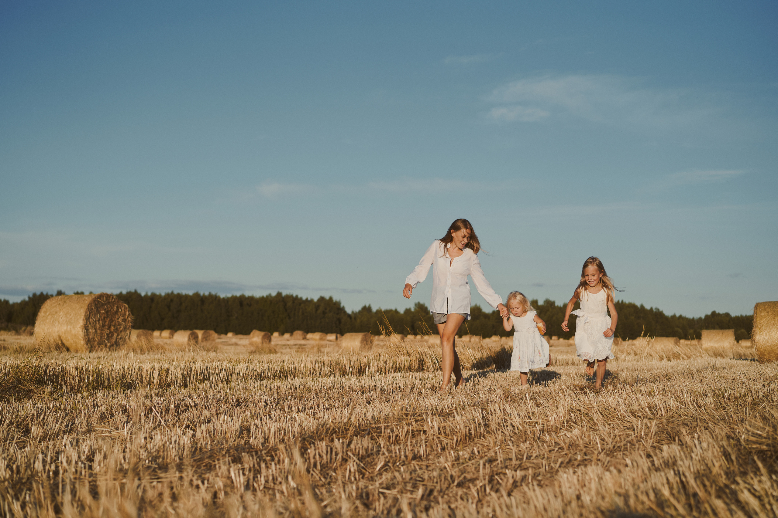 Веселая фотосессия в полях. Фото и видеосъемка. Легко и круто. Алехины Анна и Сергей