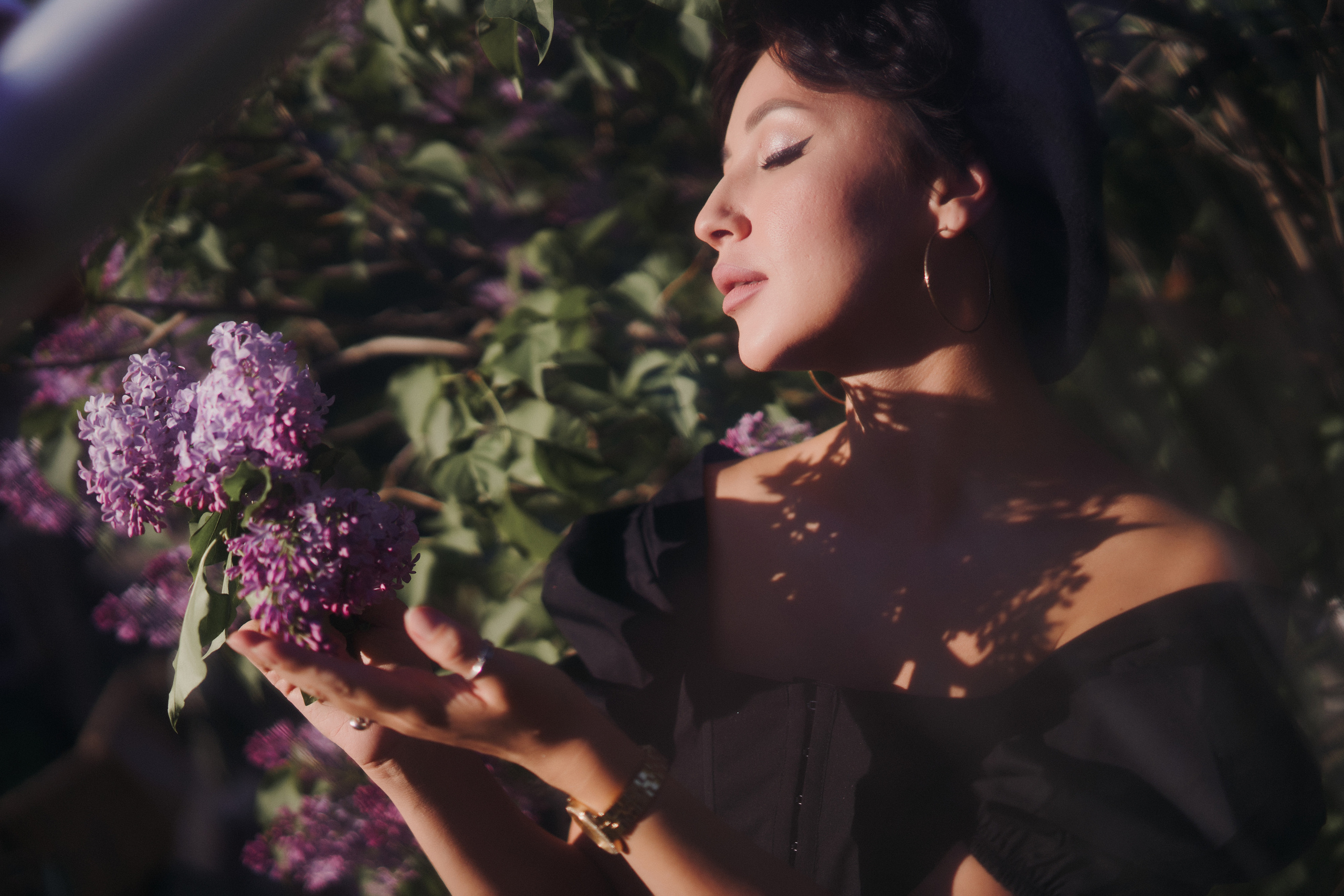 Ретро фотосессия в сирени. Фото и видеосъемка. Легко и круто. Алехины Анна и Сергей