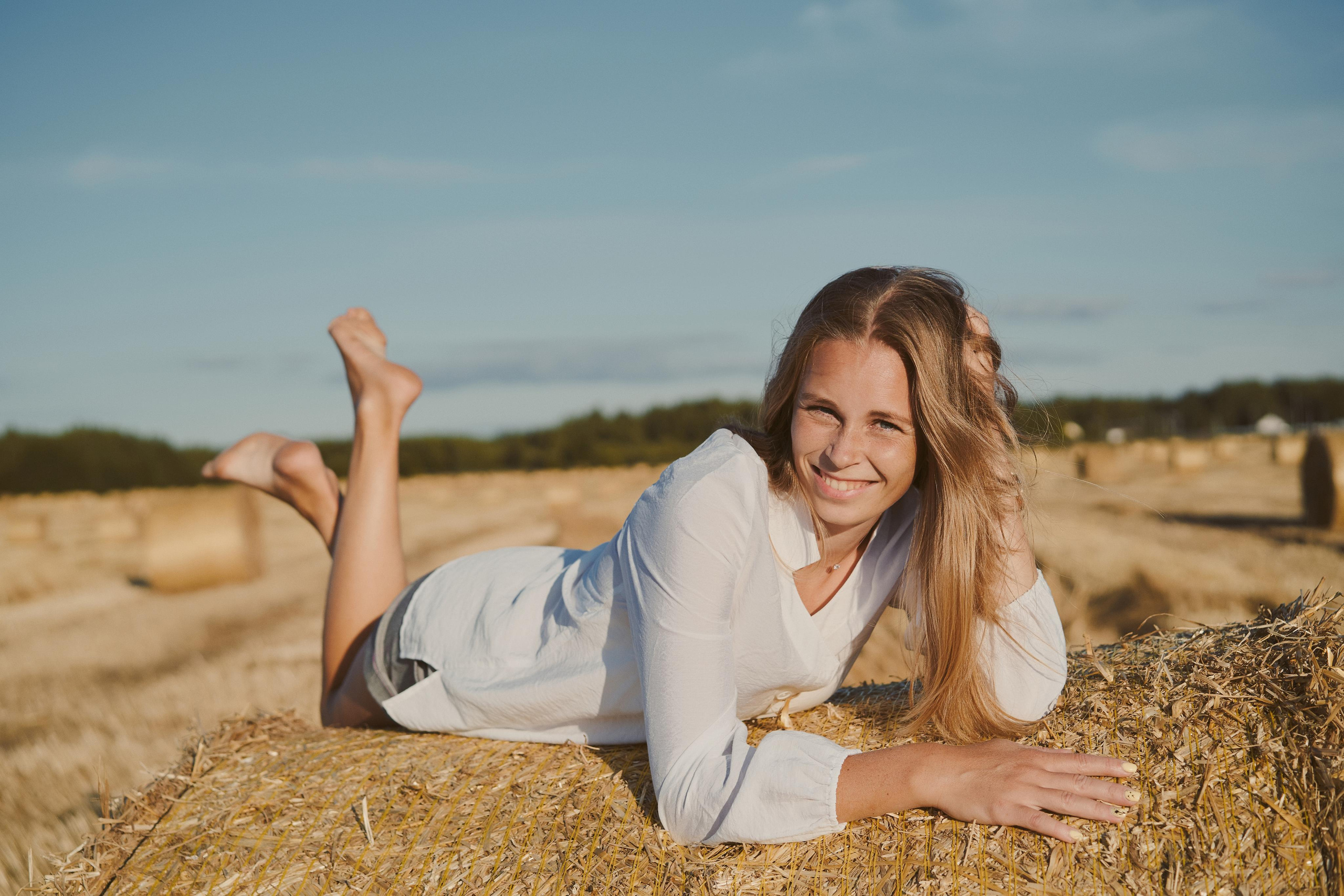 Веселая фотосессия в полях. Фото и видеосъемка. Легко и круто. Алехины Анна и Сергей