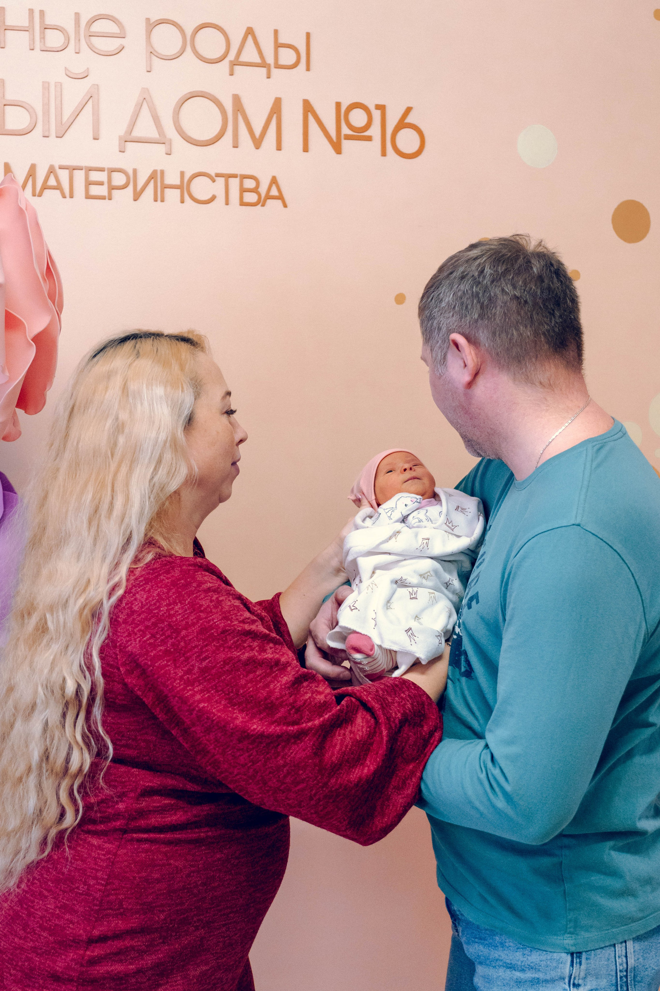 Выписка из роддома. Репортажный и свадебный фотограф Хадеева Алина/Санкт-Петербург