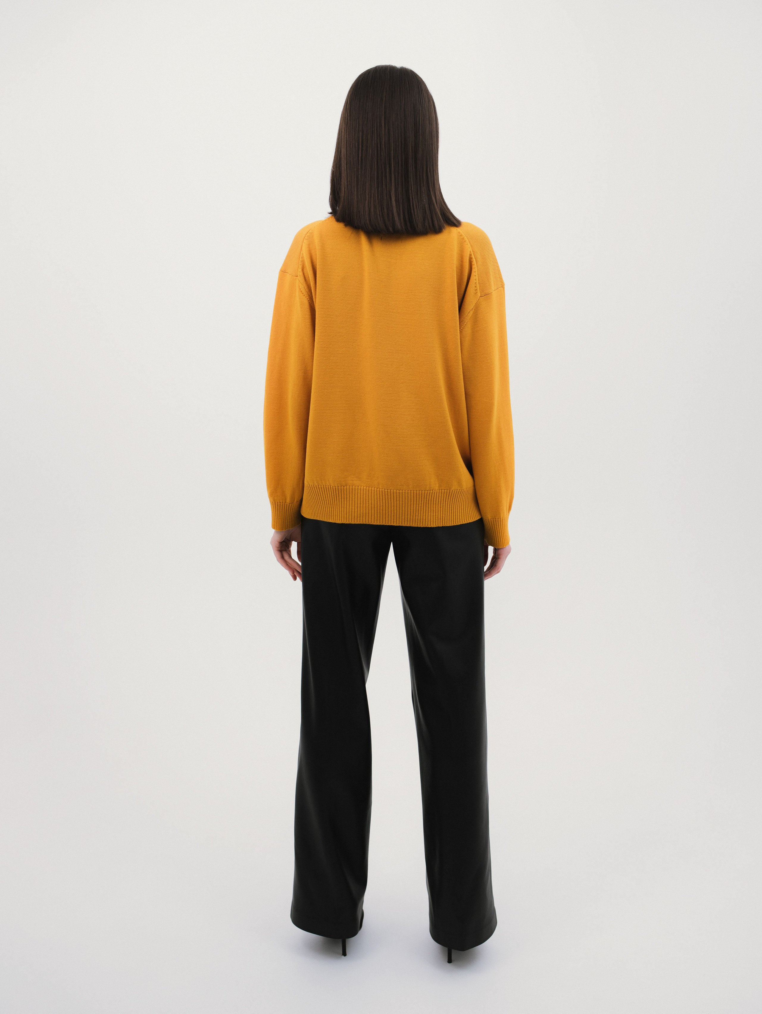 Red Cardigan. Фотограф в Москве и Сургуте Алла Лесовая. Снимаю каталог для брендов и индивидуальные портреты для людей