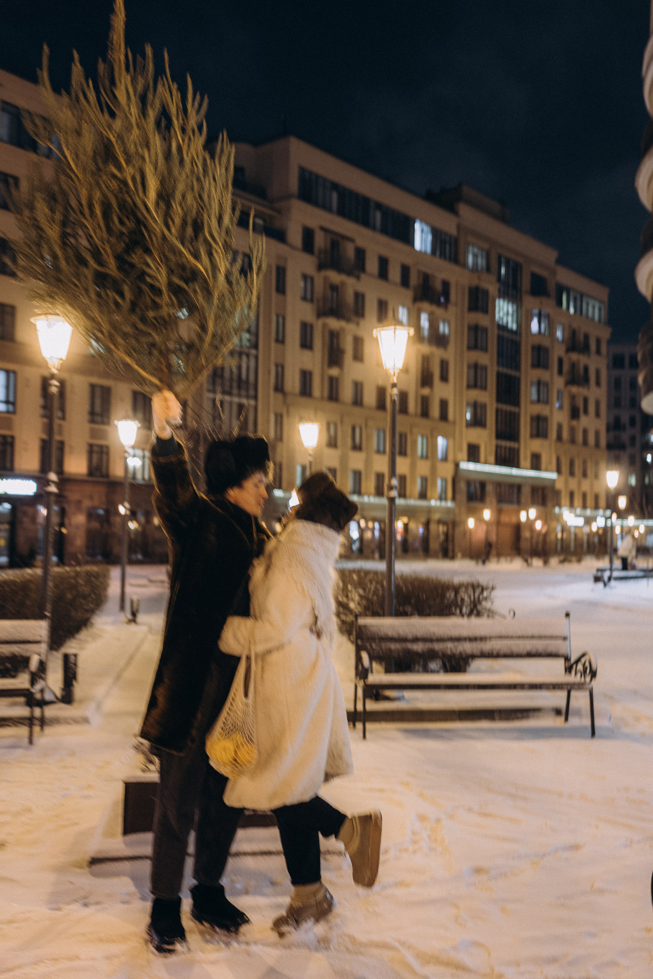 НОВОГОДНЯЯ ПРОГУЛКА ПАРЫ ПО ЧЕРНЫШЕВСКОЙ ПЕРЕД НОВЫМ ГОДОМ. Профессиональный фотограф, Санкт-Петербург — Виктория Богомолова