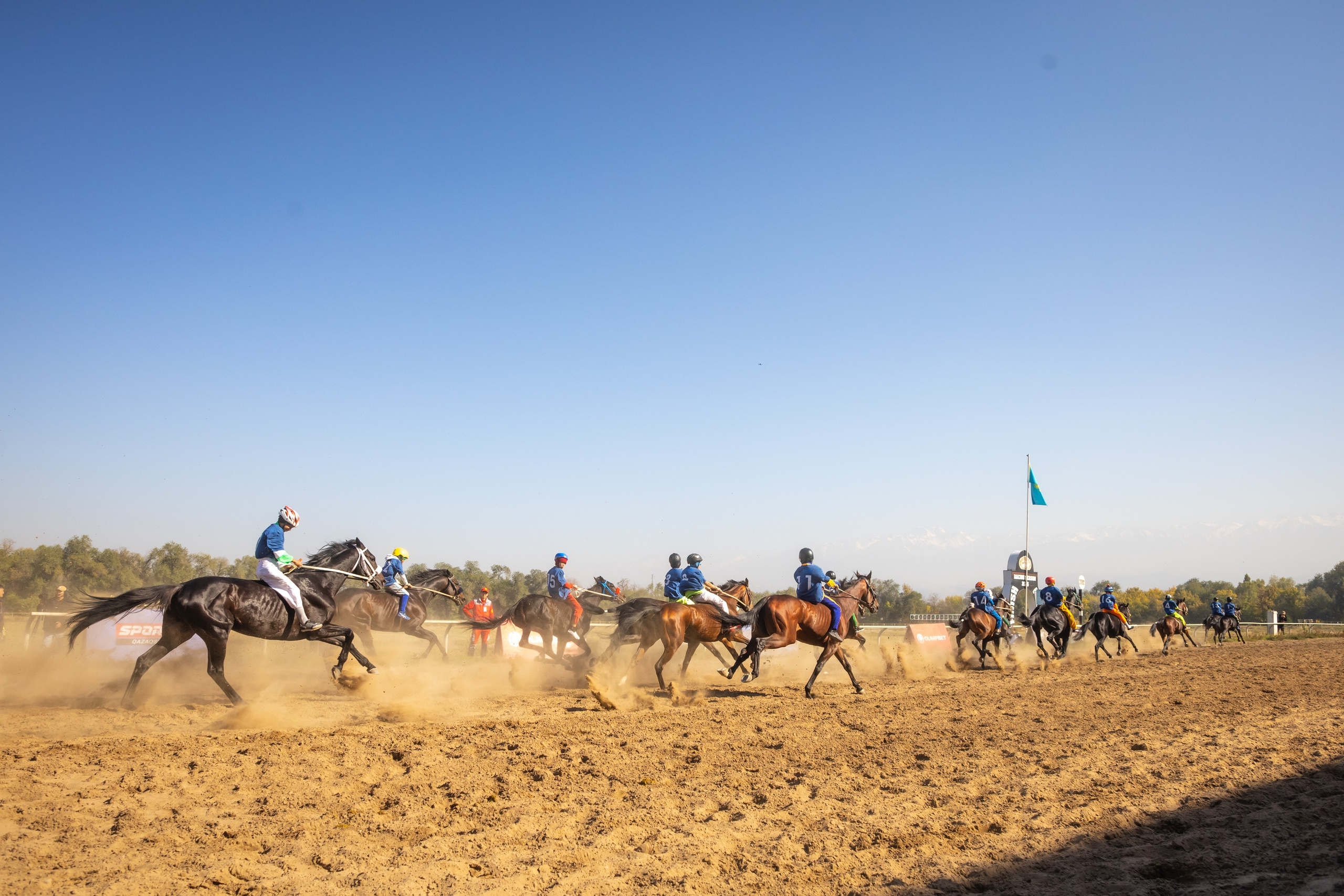 Фоторепортаж финал Казахстана по байге 2025 — конные забеги. Коммерческий и репортажный фотограф в Алматы — Jora Abramov