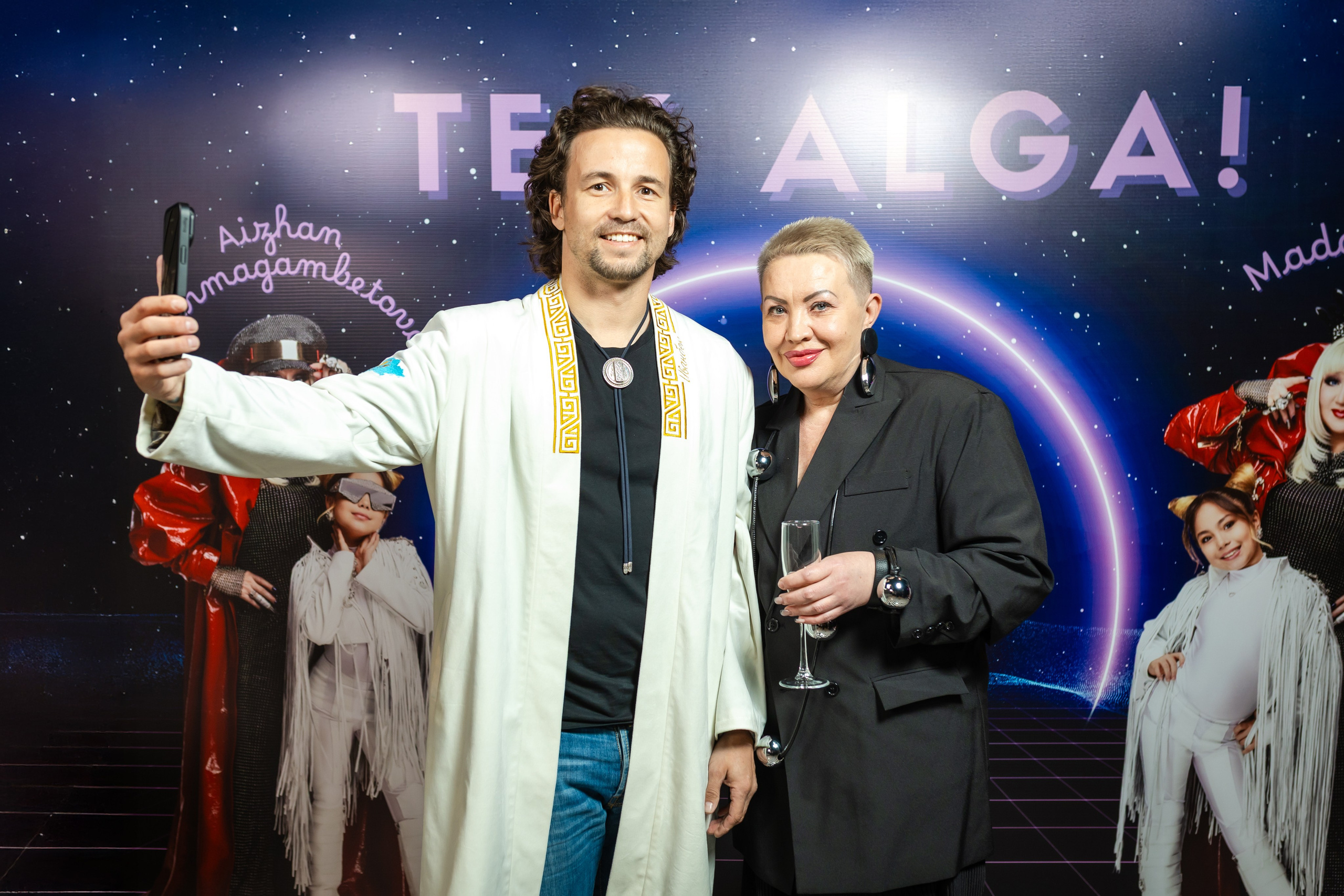 Репортажная фотосъёмка мероприятий в Алматы — презентация клипа | Jora Abramov фотограф. Коммерческий и репортажный фотограф в Алматы — Jora Abramov