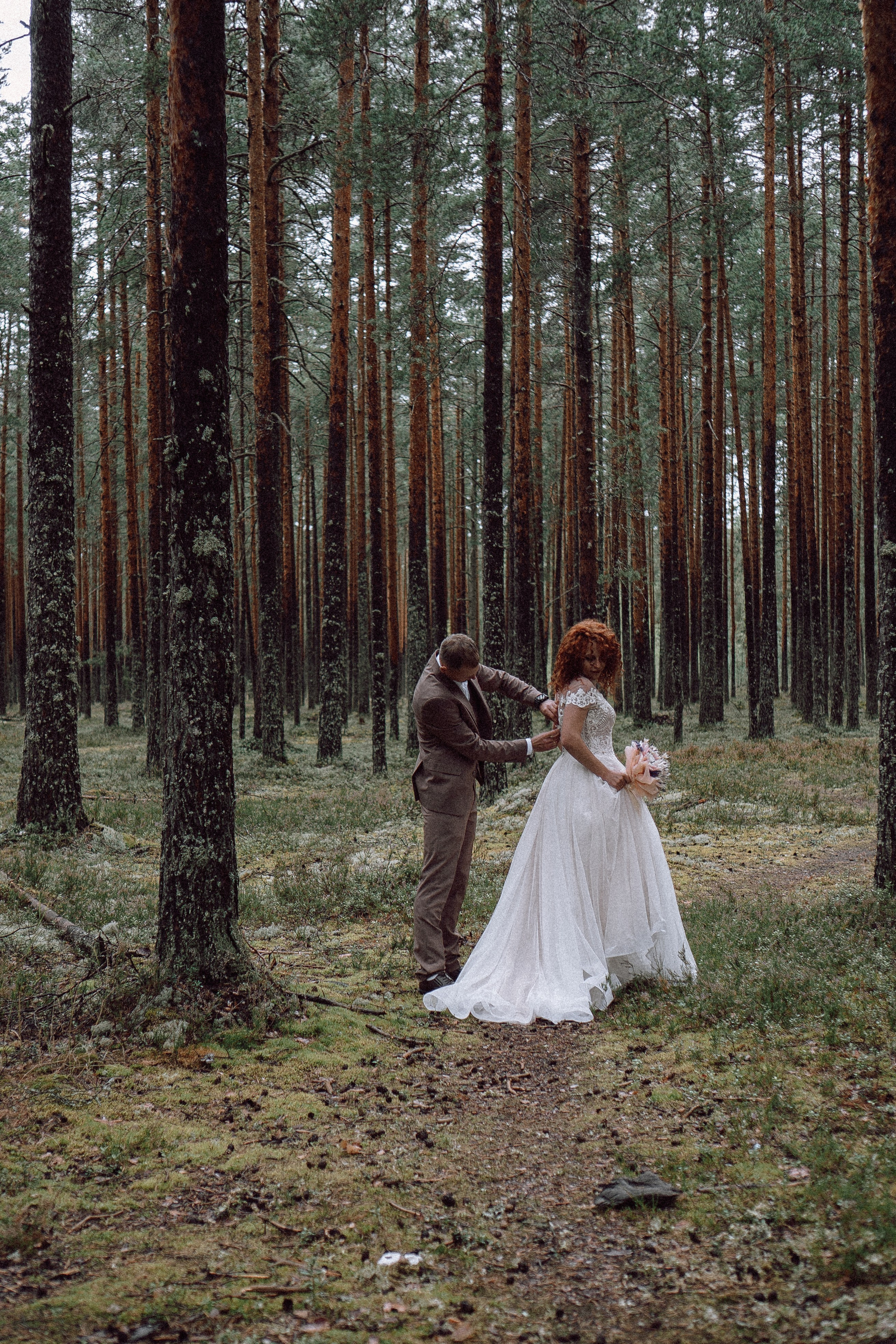 СВАДЕБНАЯ ФОТОСЕССИИЯ ПАРЫ В ГОРОДЕ ПРИОЗЕРСК В СОСНОВОМ ЛЕСУ И С ПИКАПОМ. Профессиональный фотограф, Санкт-Петербург — Виктория Богомолова