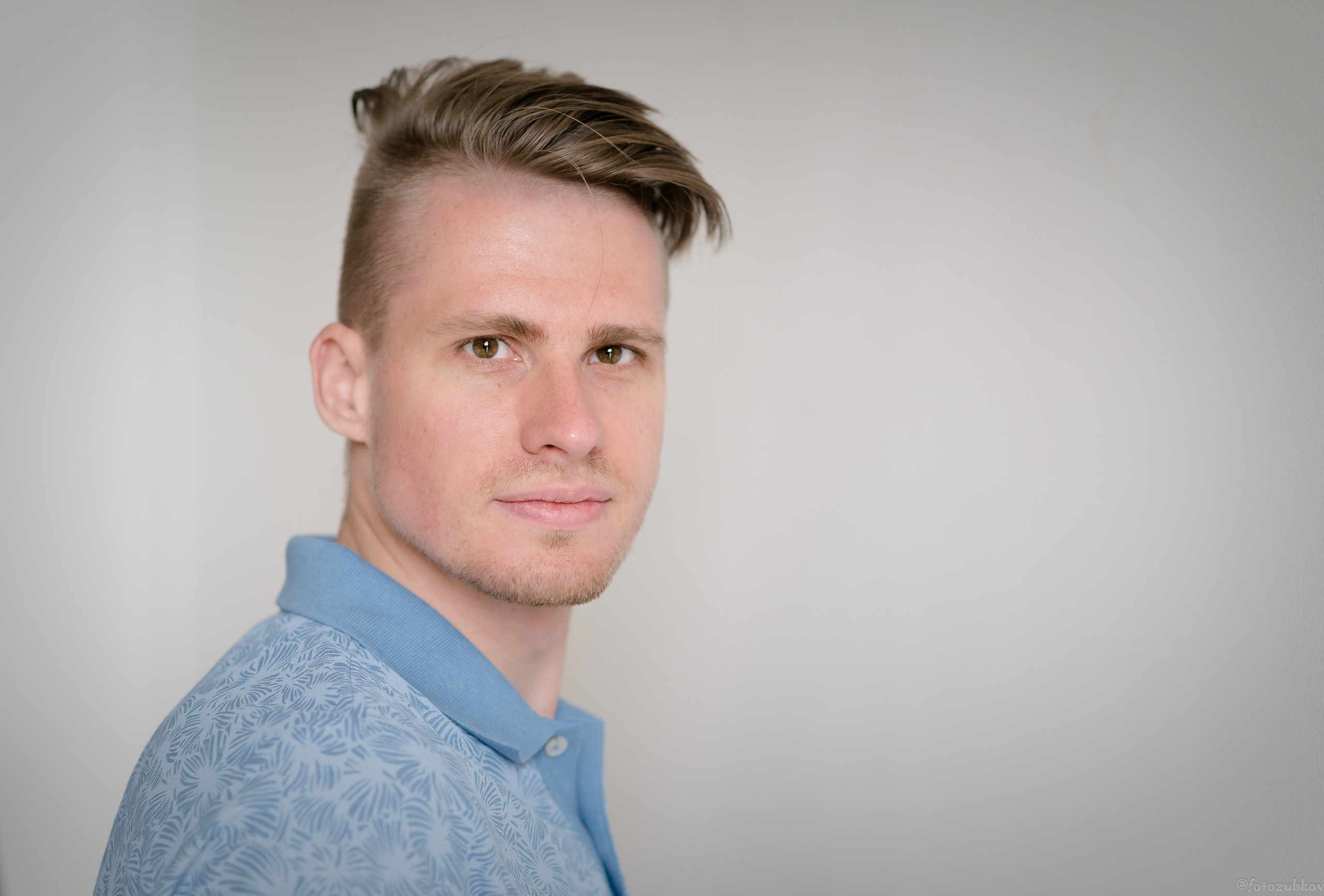 Крупный портрет мужчины