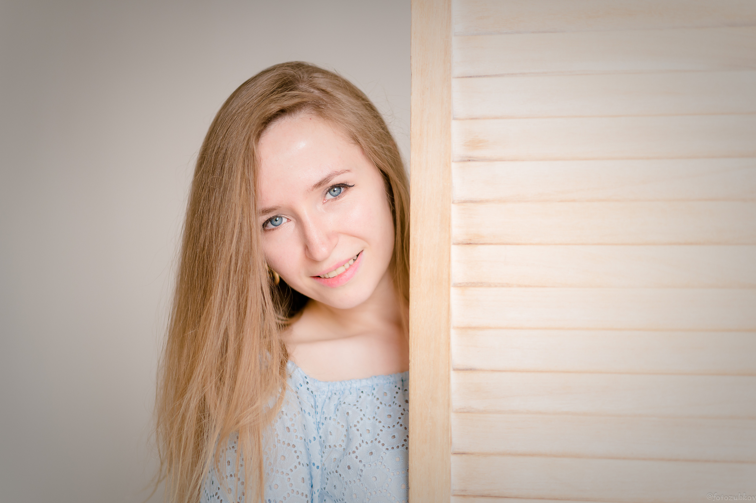 Крупный портрет красивой девушки