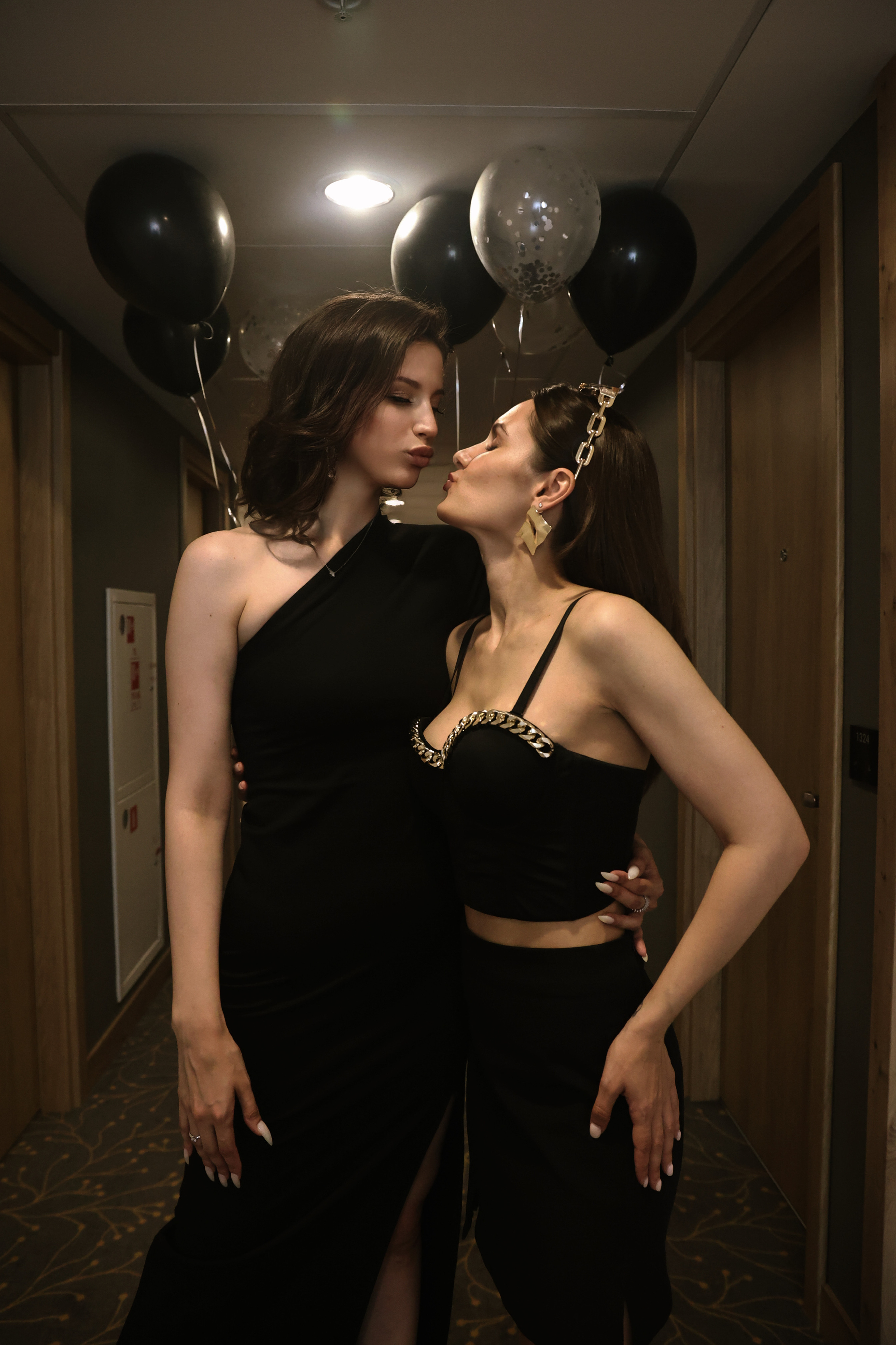 Девичник в отеле. Свадебный и семейный фотограф Москва и Московская область