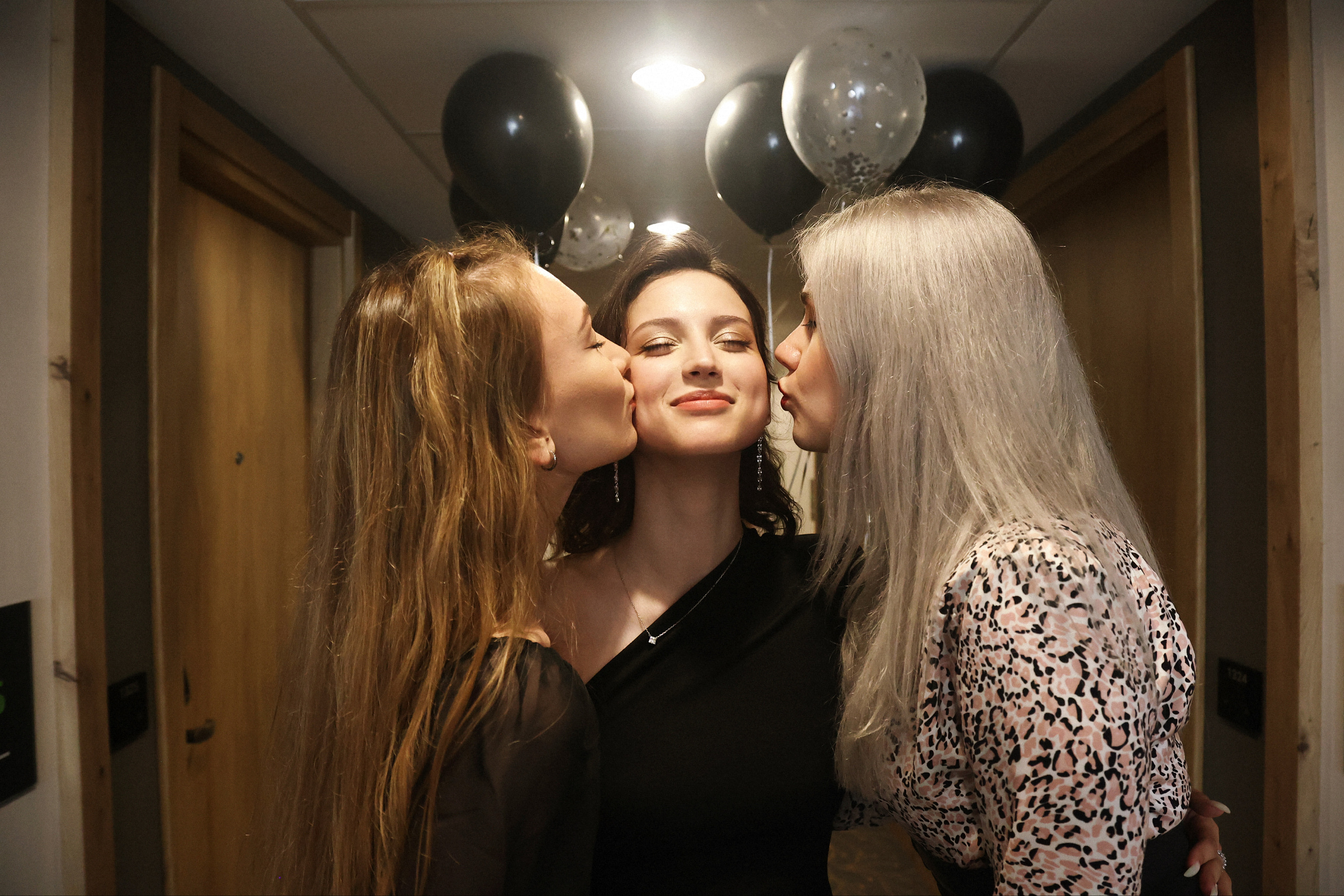 Девичник в отеле. Свадебный и семейный фотограф Москва и Московская область