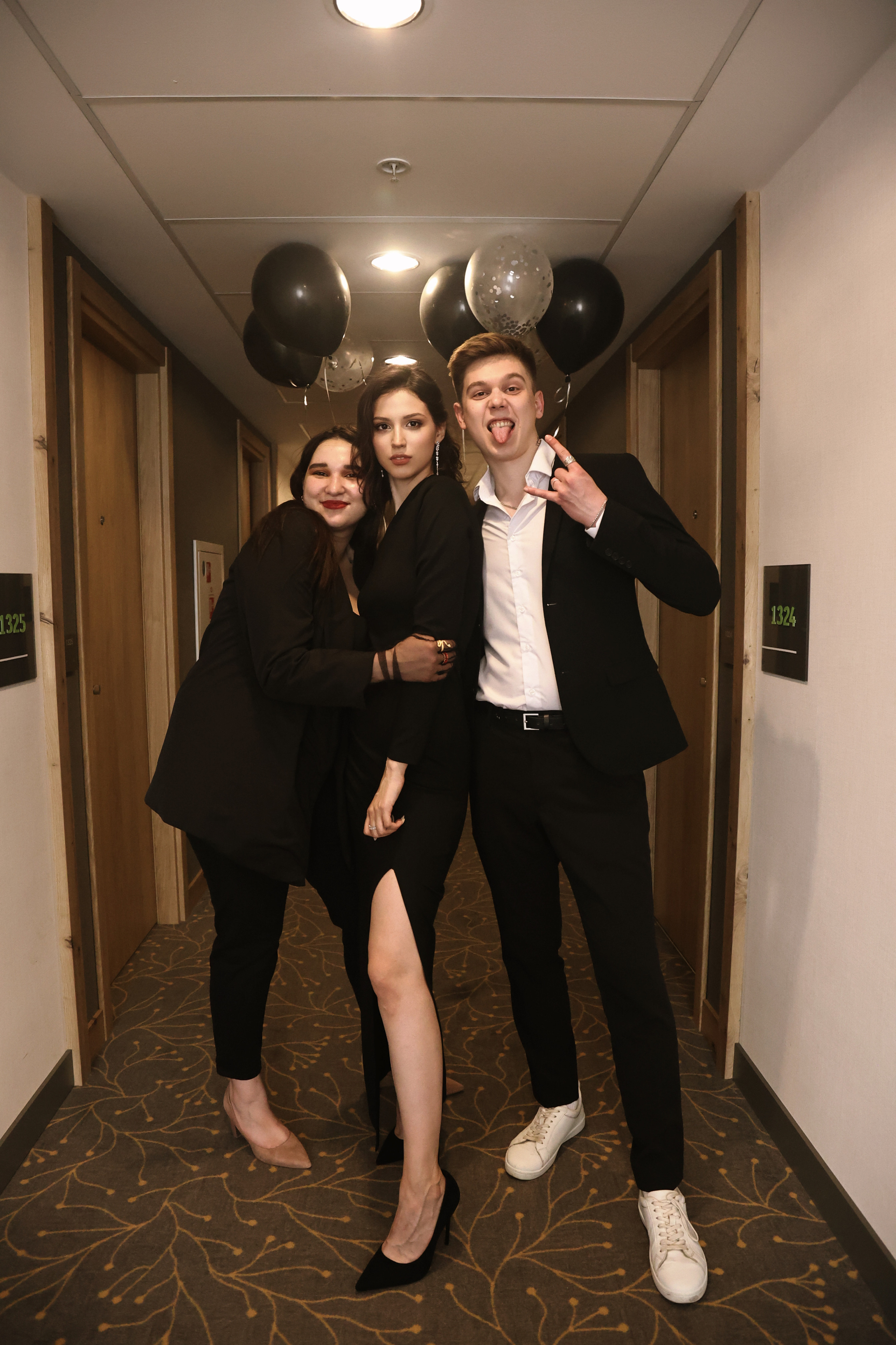 Девичник в отеле. Свадебный и семейный фотограф Москва и Московская область