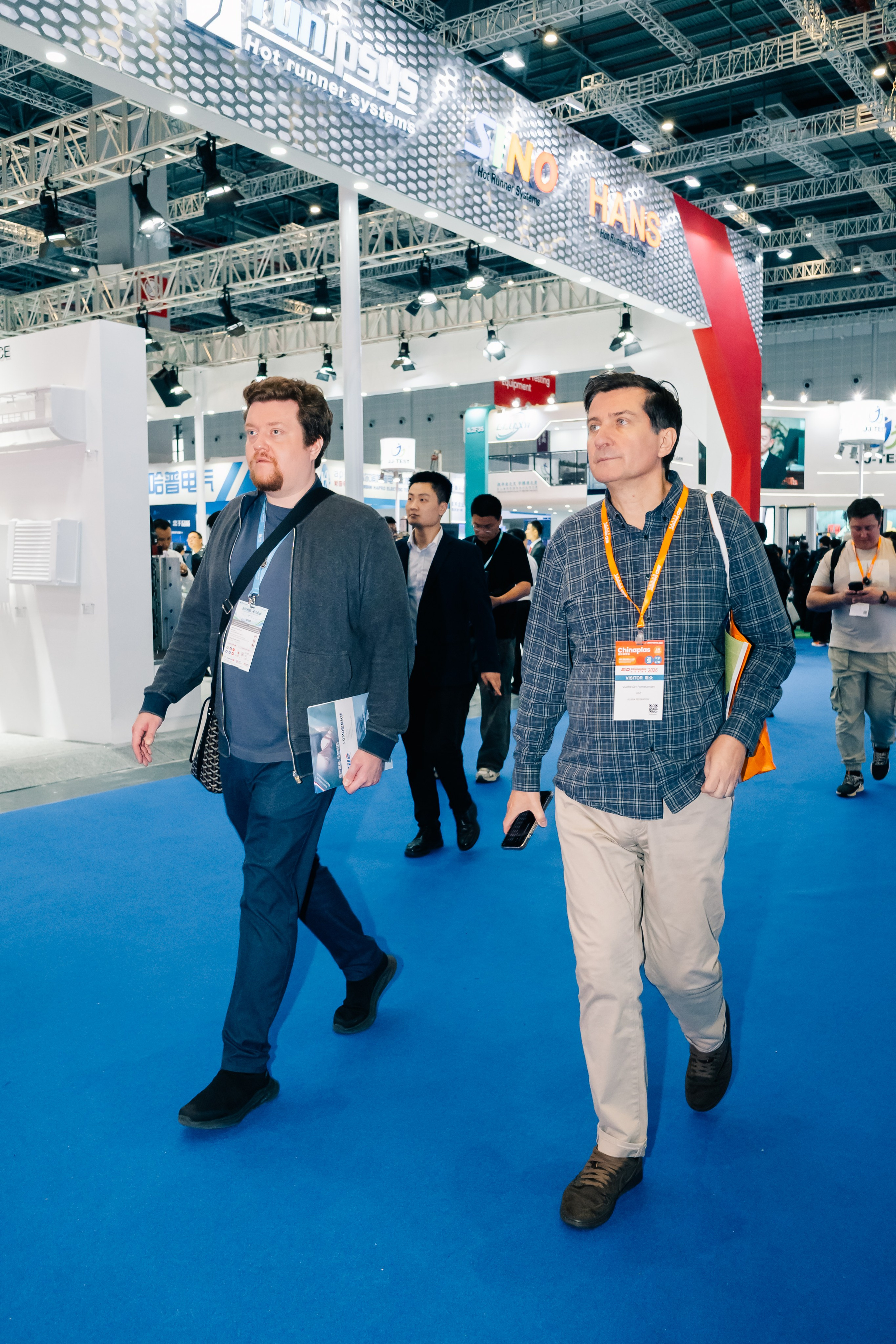 Фото и видеосъемка на выставке CHINAPLAS в Шанхае | Компания VZLP | Фотограф в Шанхае