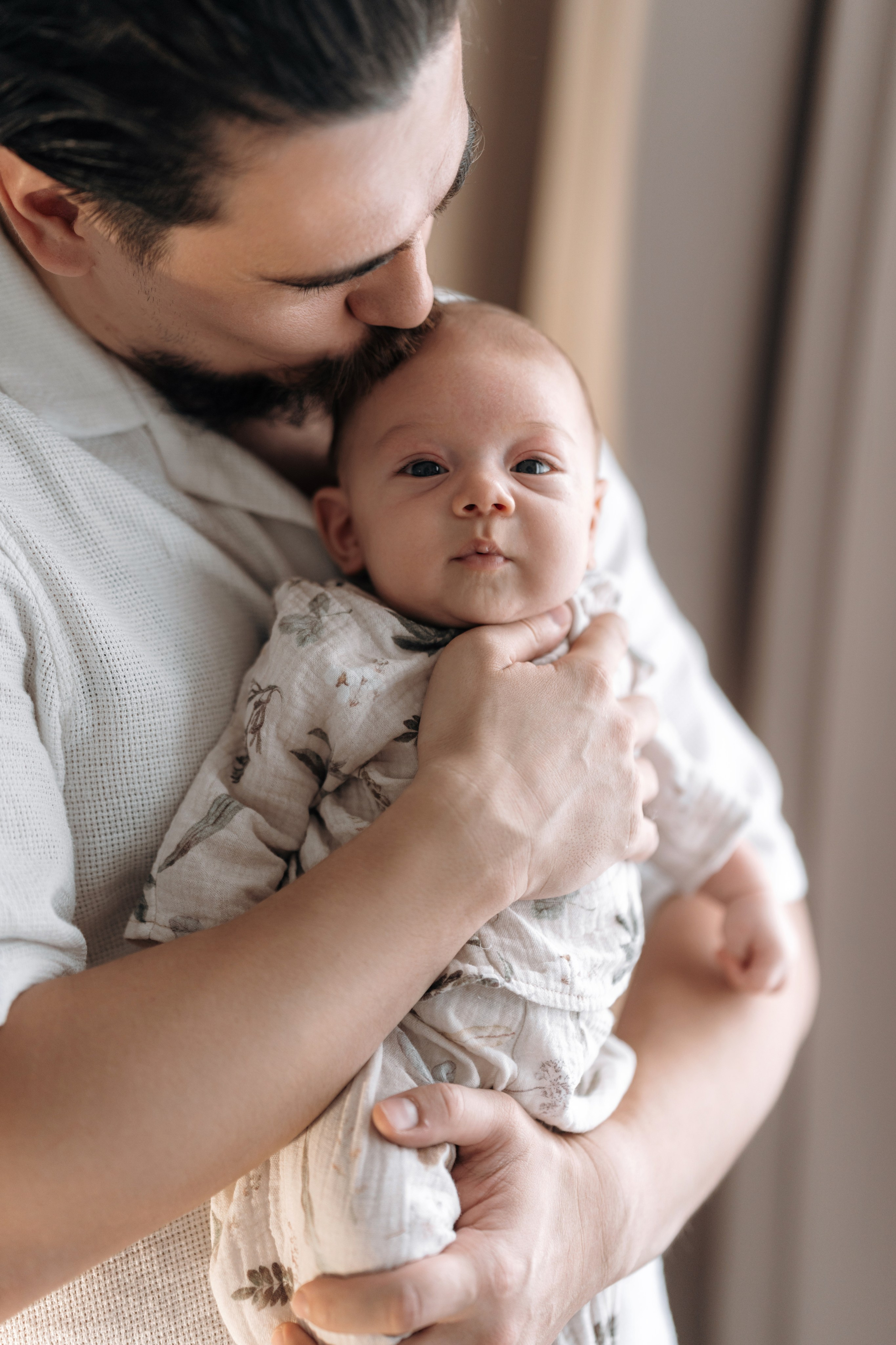 Малыш Марс дома с родителями. Семейный и свадебный фотограф в Ульяновске Арина Авдеева