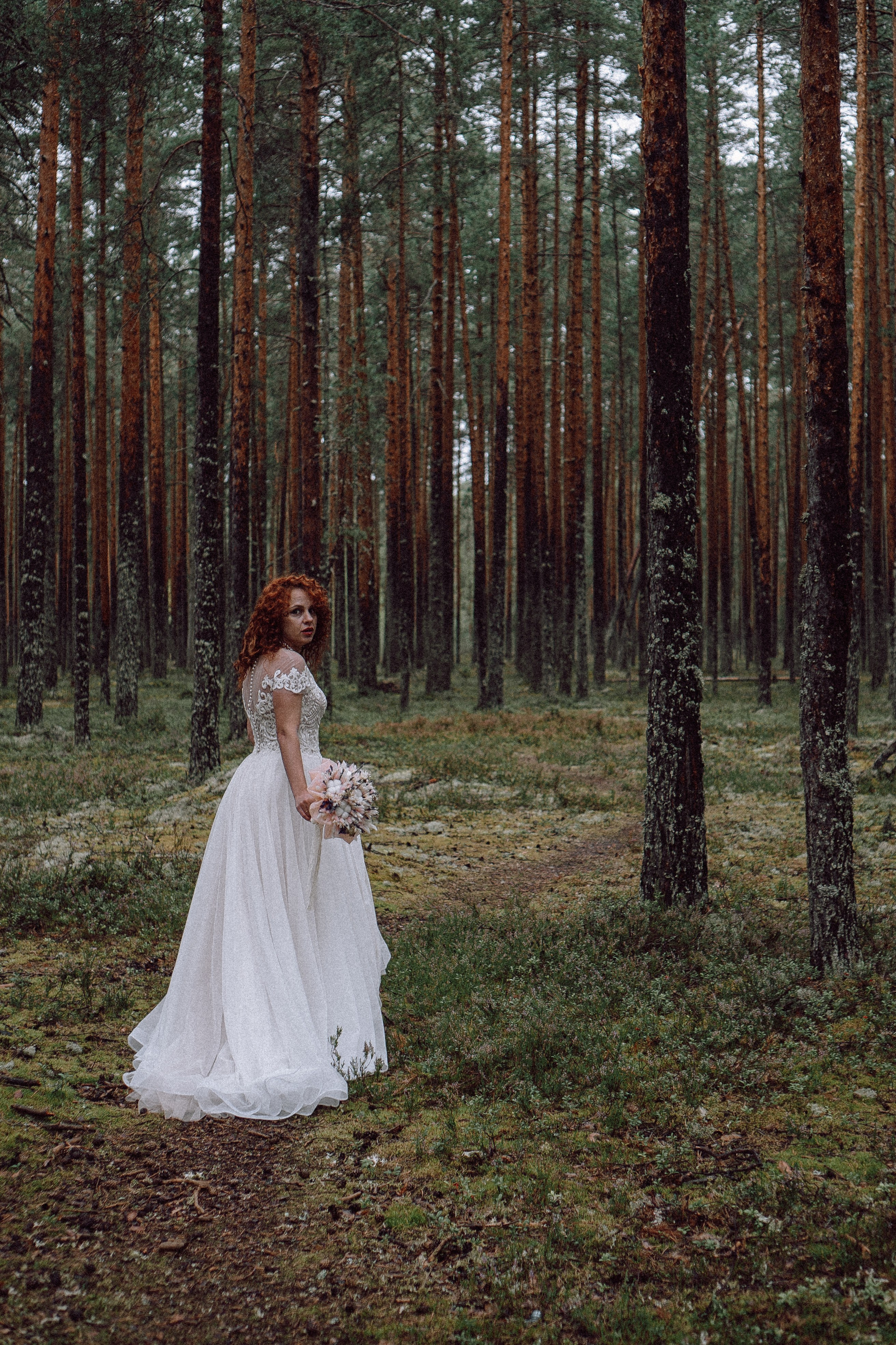 СВАДЕБНАЯ ФОТОСЕССИИЯ ПАРЫ В ГОРОДЕ ПРИОЗЕРСК В СОСНОВОМ ЛЕСУ И С ПИКАПОМ. Профессиональный фотограф, Санкт-Петербург — Виктория Богомолова