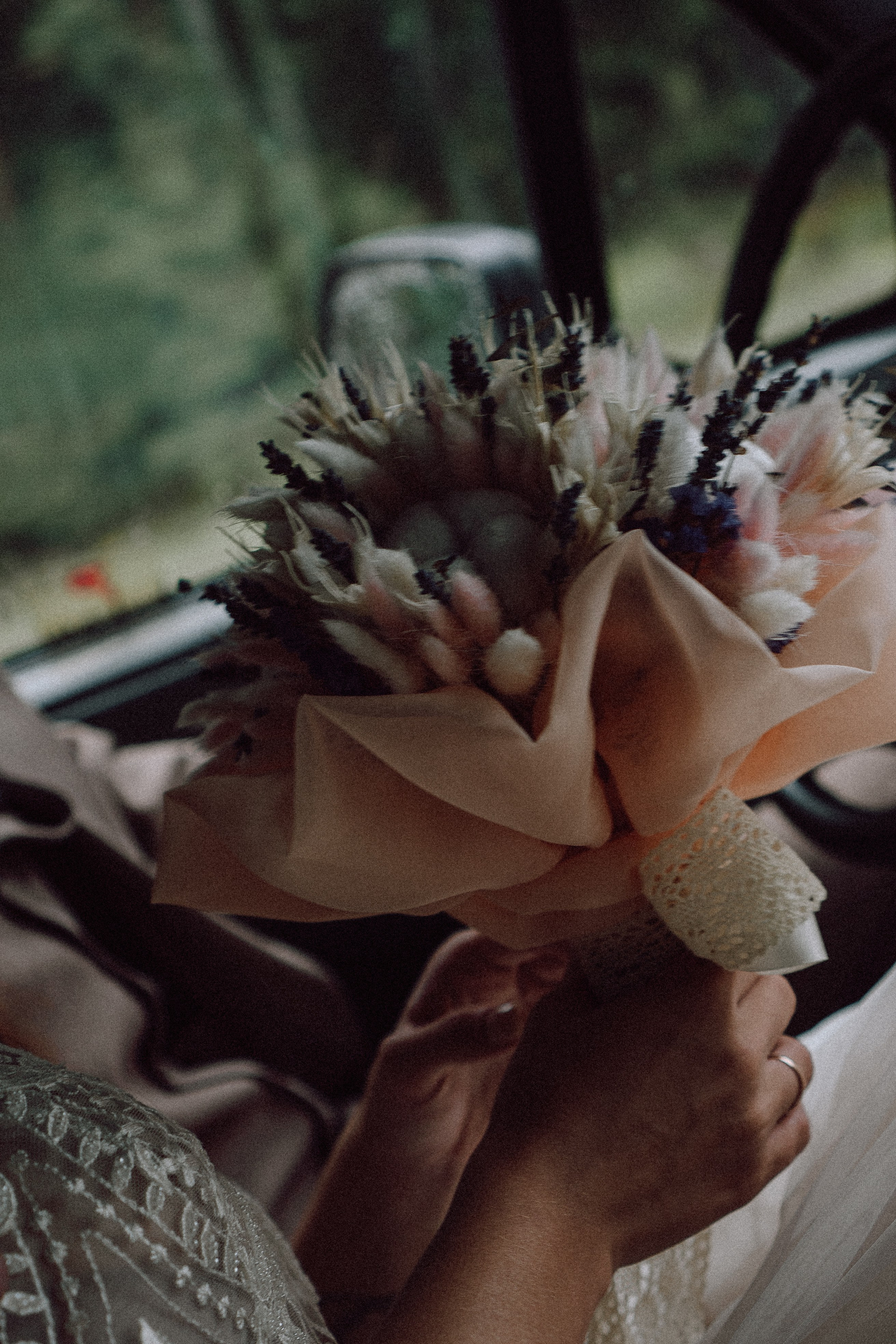 СВАДЕБНАЯ ФОТОСЕССИИЯ ПАРЫ В ГОРОДЕ ПРИОЗЕРСК В СОСНОВОМ ЛЕСУ И С ПИКАПОМ. Профессиональный фотограф, Санкт-Петербург — Виктория Богомолова