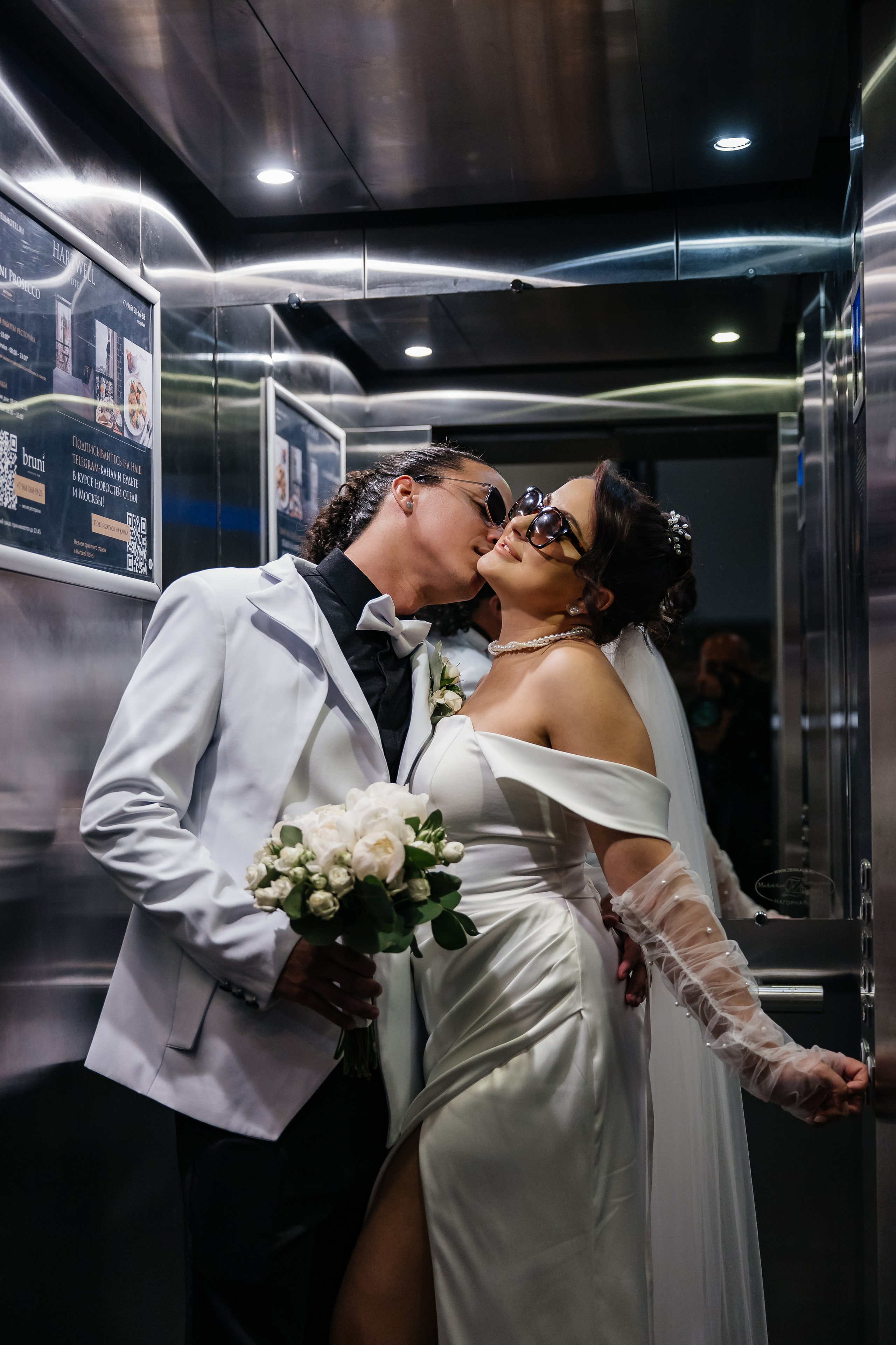 Сборы, прогулка, роспись. Фотограф, видеограф на свадьбу в Москве Никита Назаров