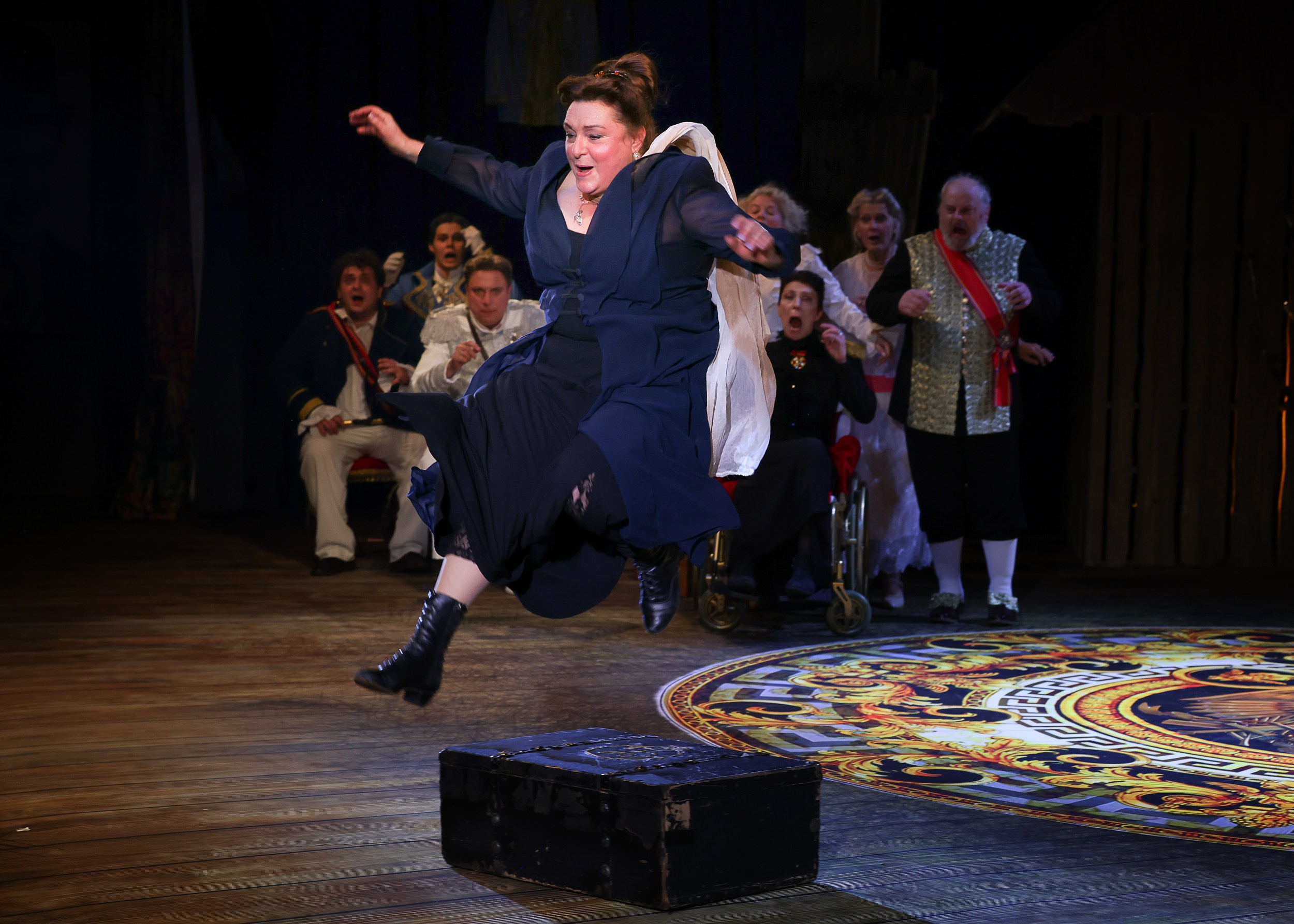 Весёлая женщина. Театр Эрмитаж. Репортажный, архитектурный, театральный и файн-арт фотограф Лена Мельникова в Москве