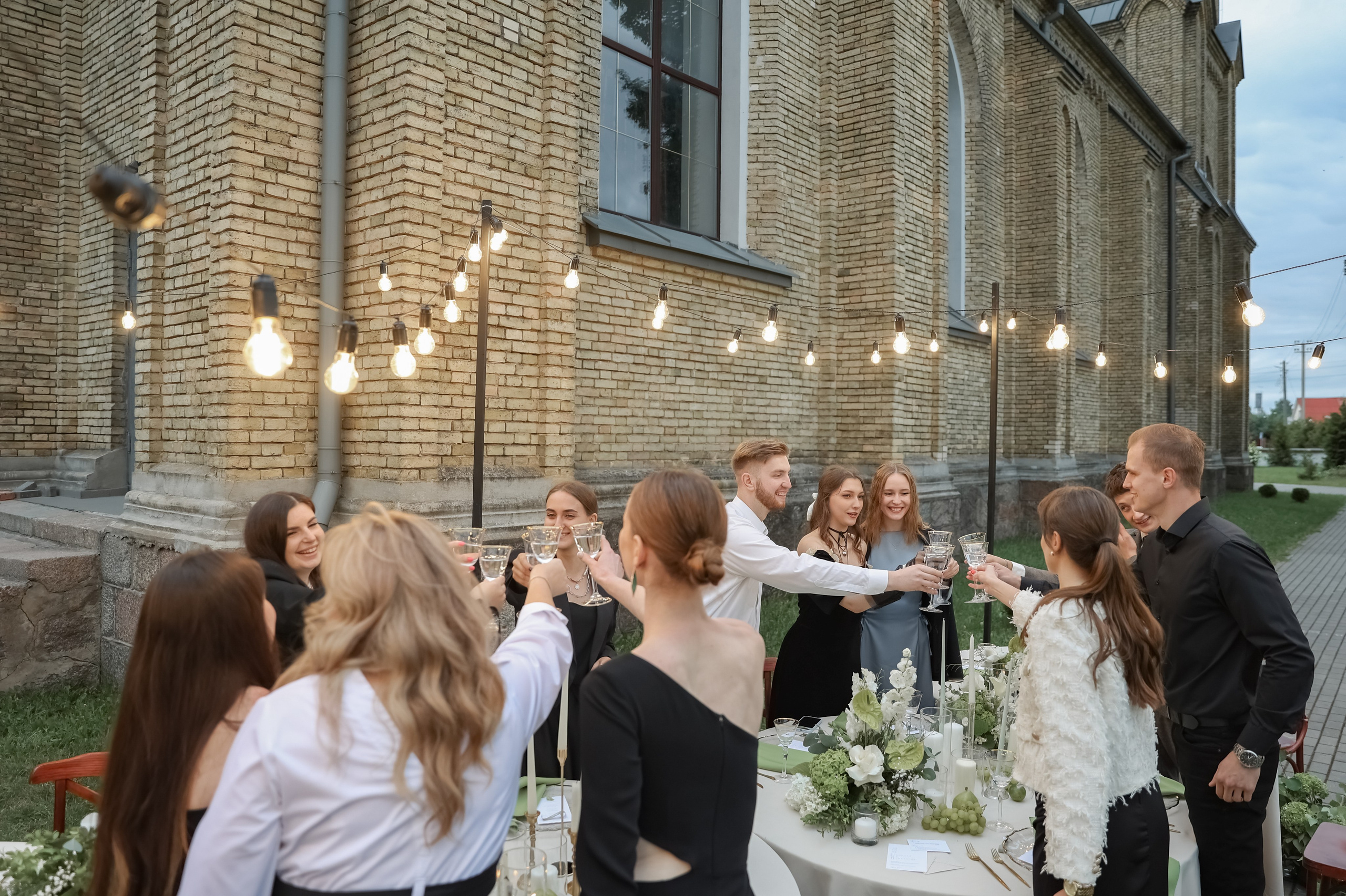 Кирилл и Виктория. Свадебные фотограф и видеограф в Минске Голдосовы Марина и Вадим