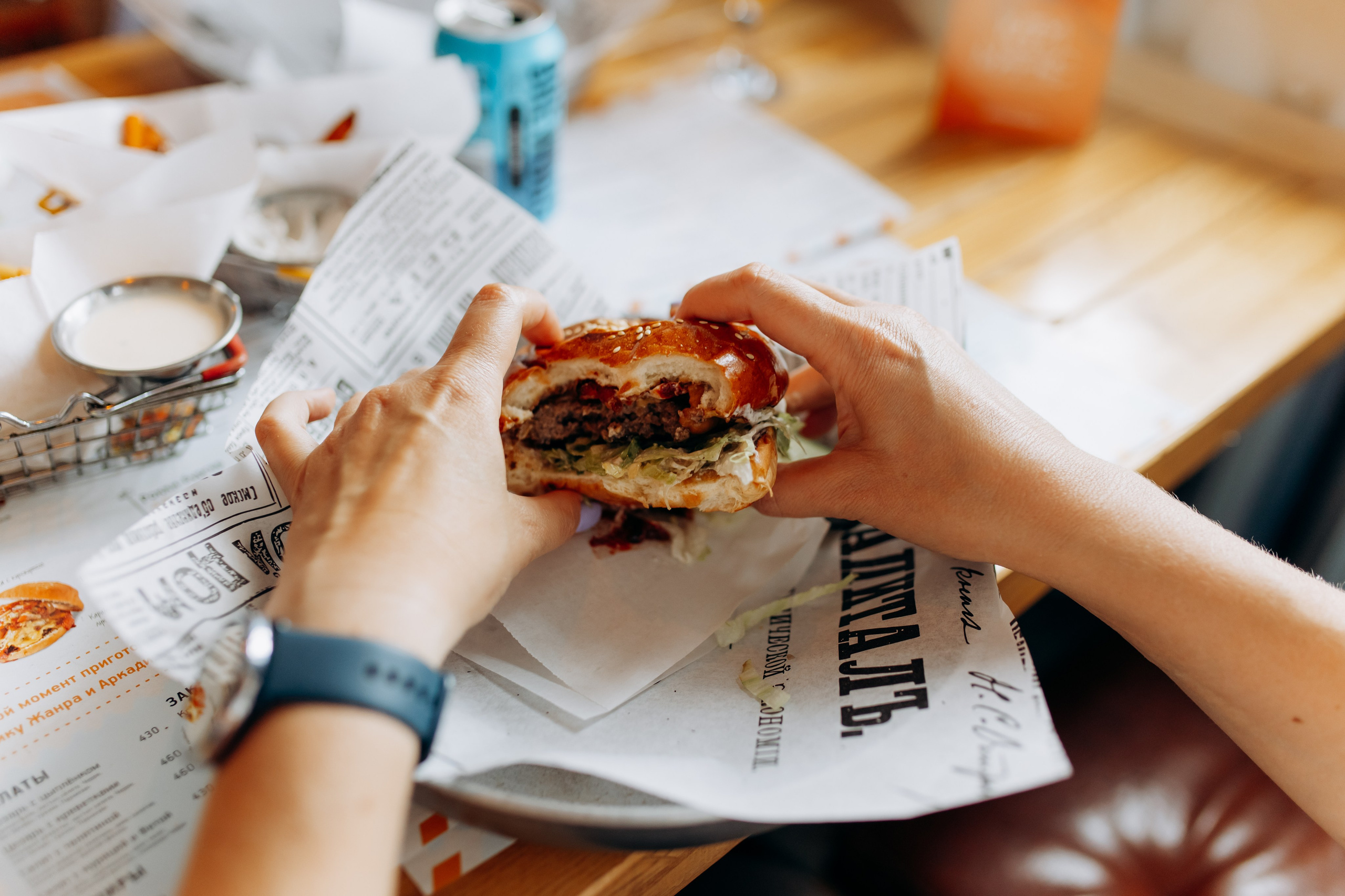 По бургеру в «Карл Маркс». Свадебный и семейный фотограф в Туле и области Маша Костина