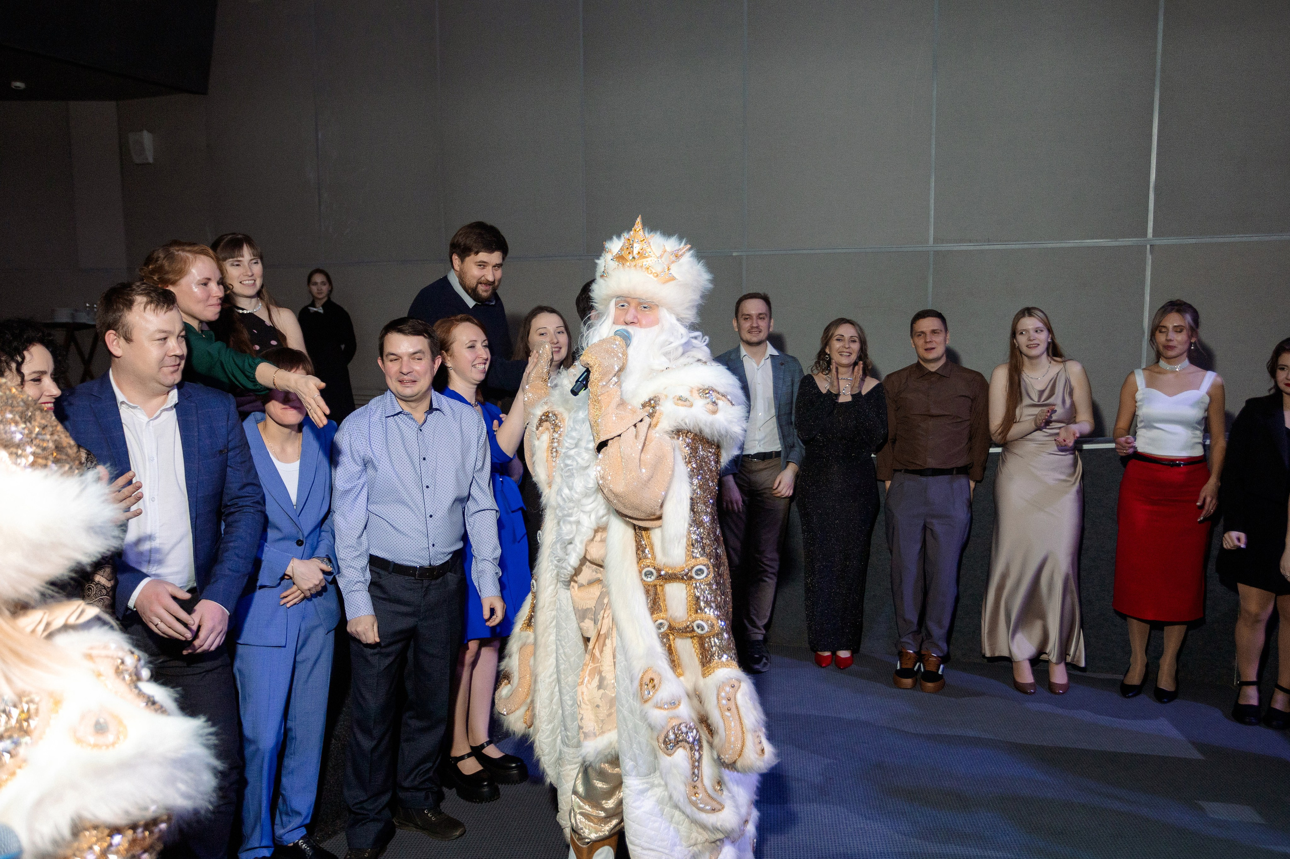 РЕПОРТАЖ: НОВЫЙ ГОД В ДК МЕТАЛЛУРГ. Профессиональный фотограф в Ижевске Леша Петров