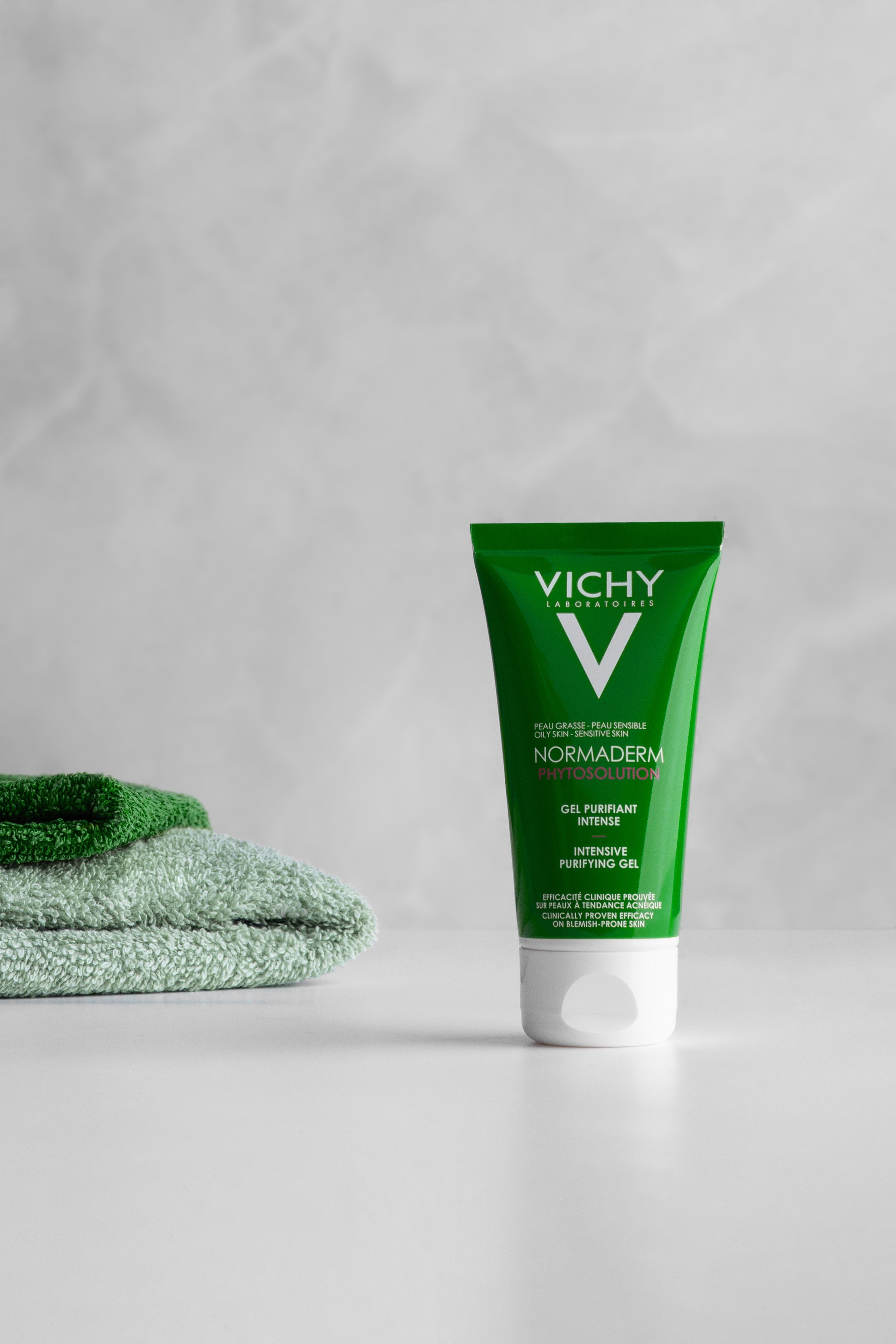 Гель для умывания, имиджевый снимок