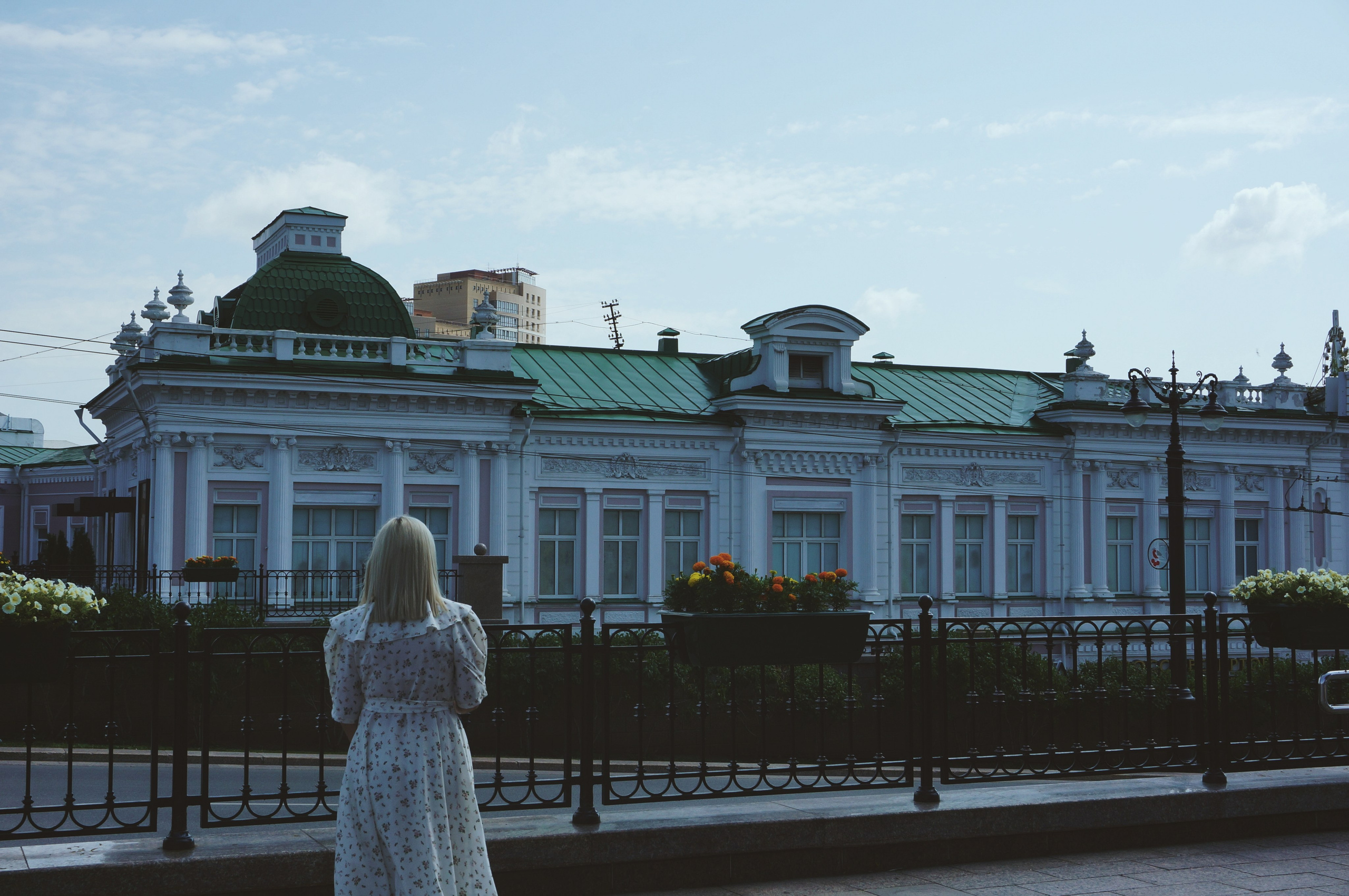 Наталья. Солнечная прогулка. Живые кадры в Омске. Фотограф Софья Горская