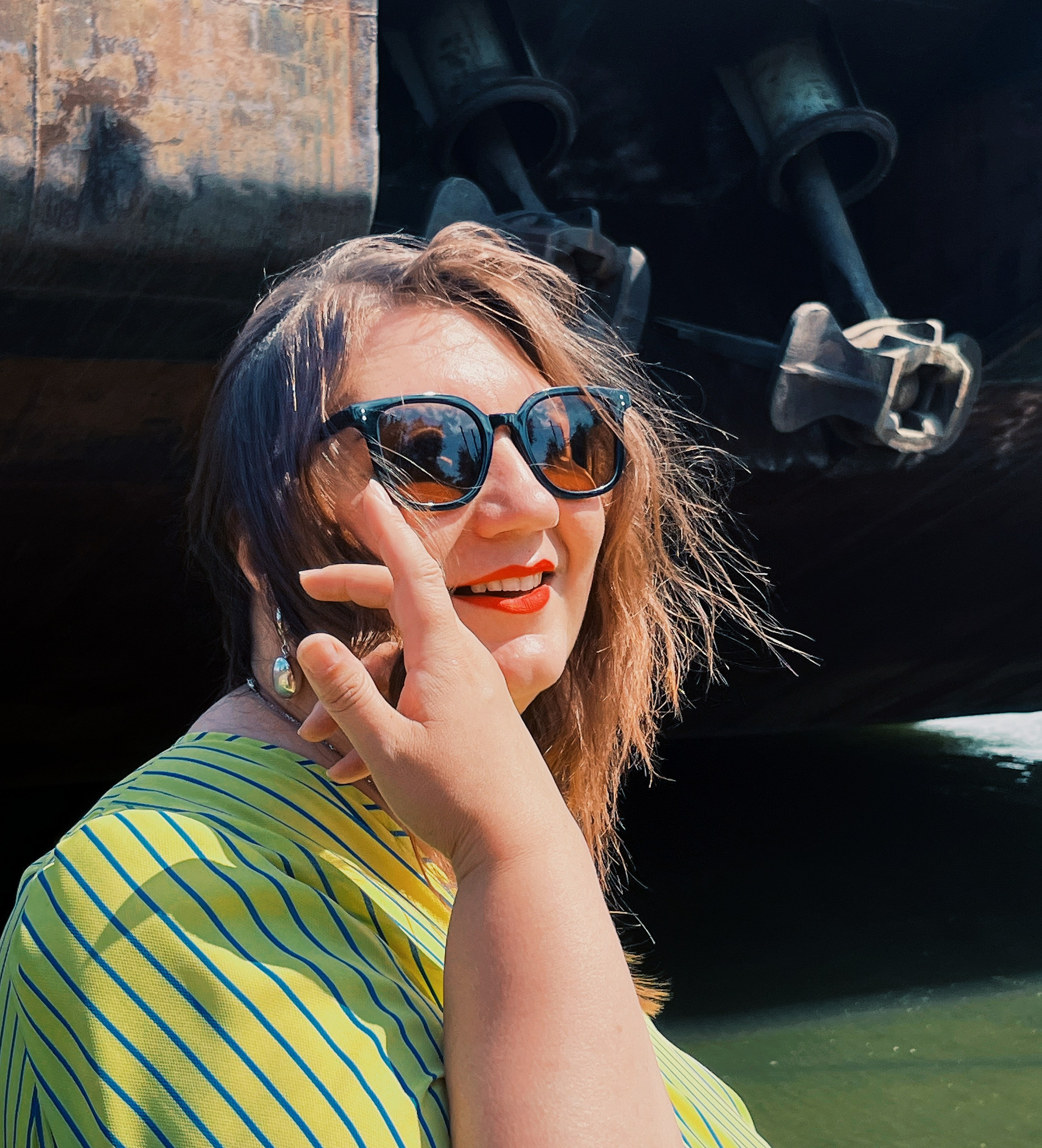 Анна. Заброшенные судна. Живые кадры в Омске. Фотограф Софья Горская