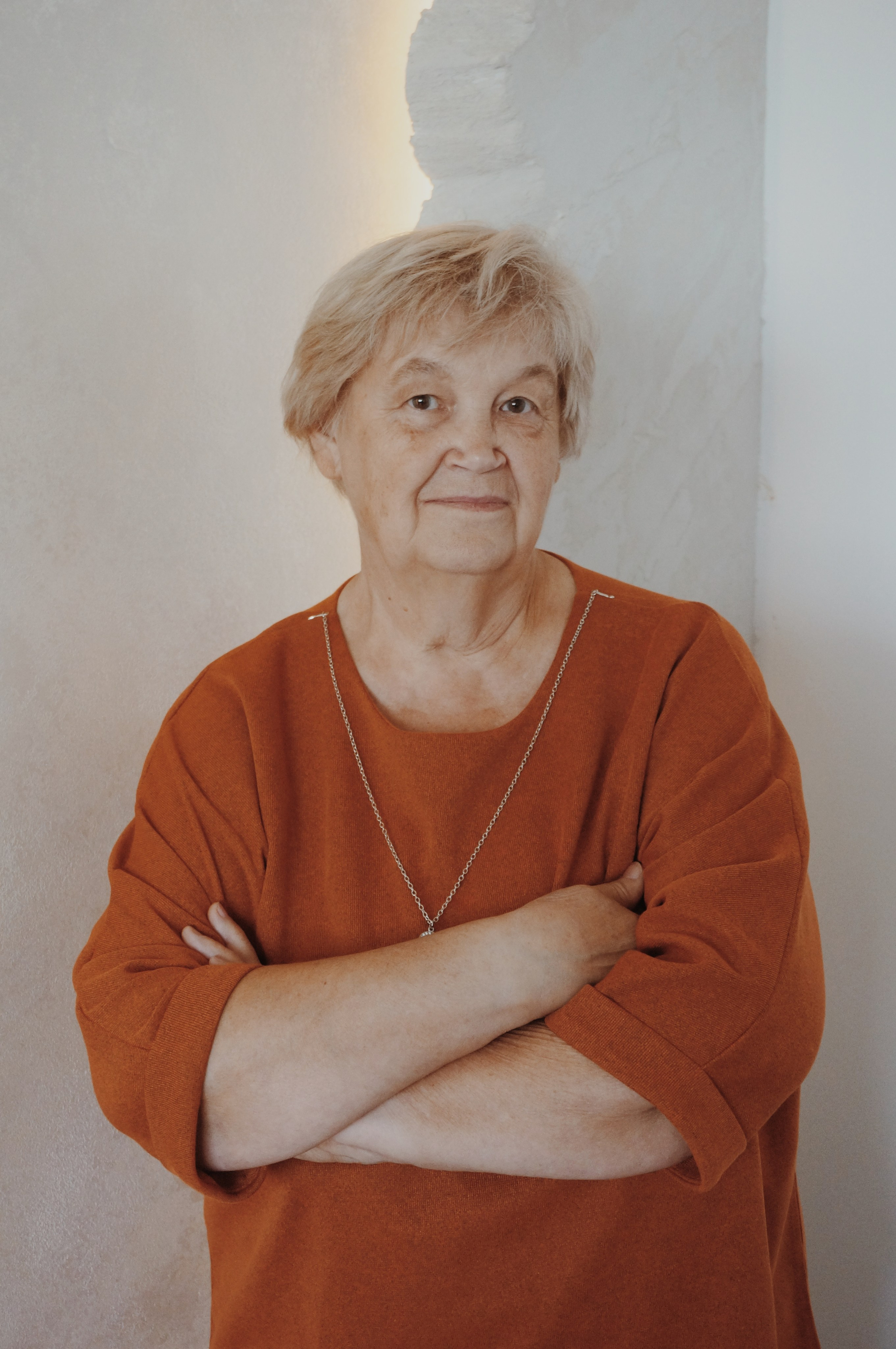 Анна и Ирина. Семейная съемка. Живые кадры в Омске. Фотограф Софья Горская