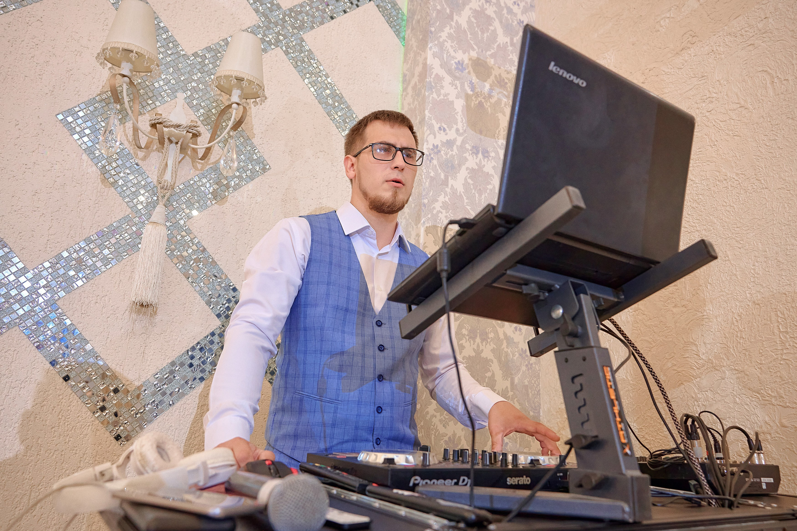 Портфолио репортажной фотосъёмки: Выпускной в ресторане «Император». Фотограф Яковлев Роман — Красноярск