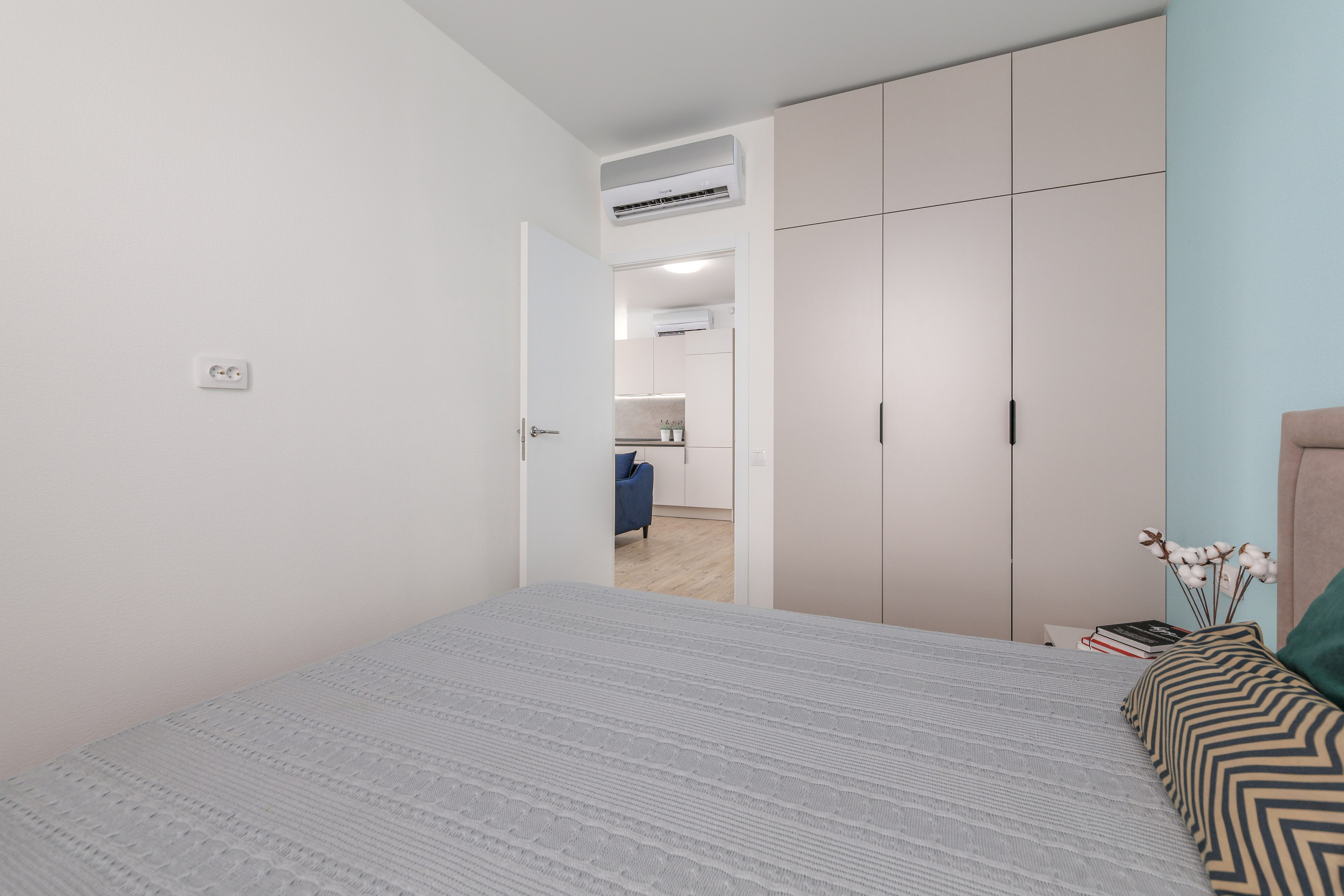 Двухкомнатная квартира, Варфоломеевская ул