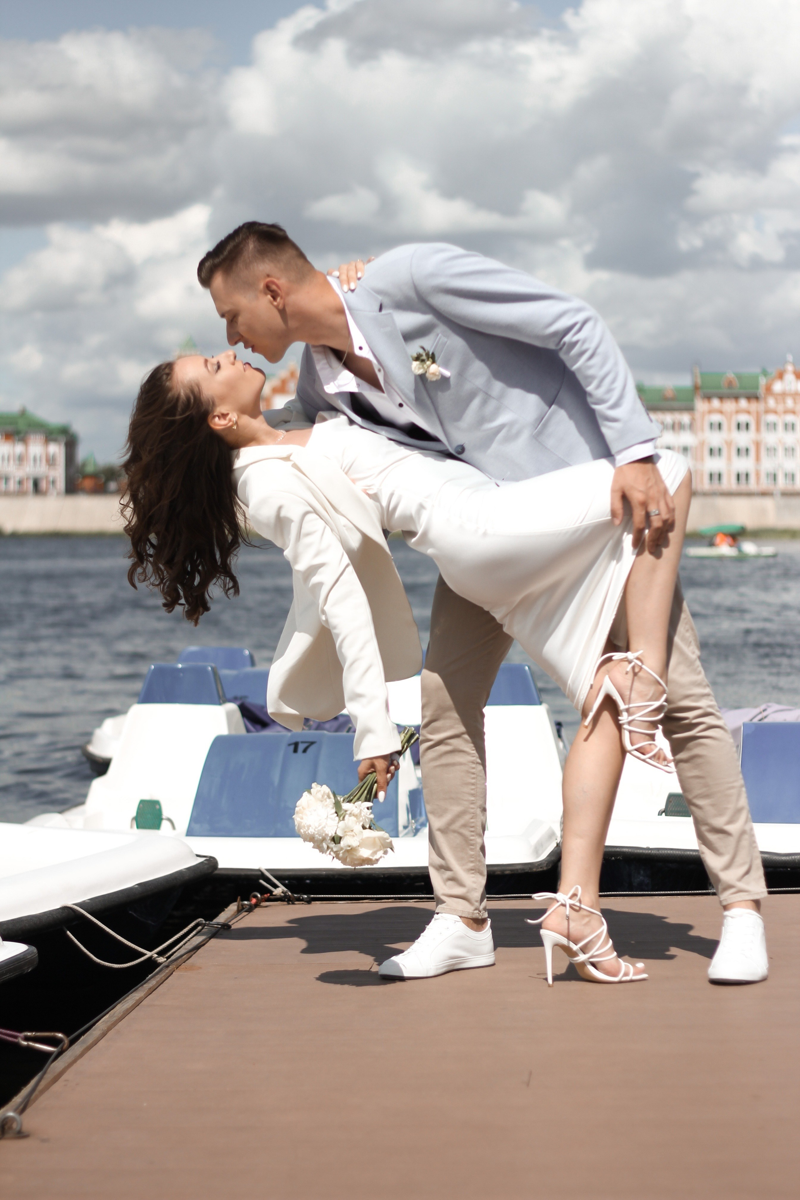 Одно счастье на двоих. Главная