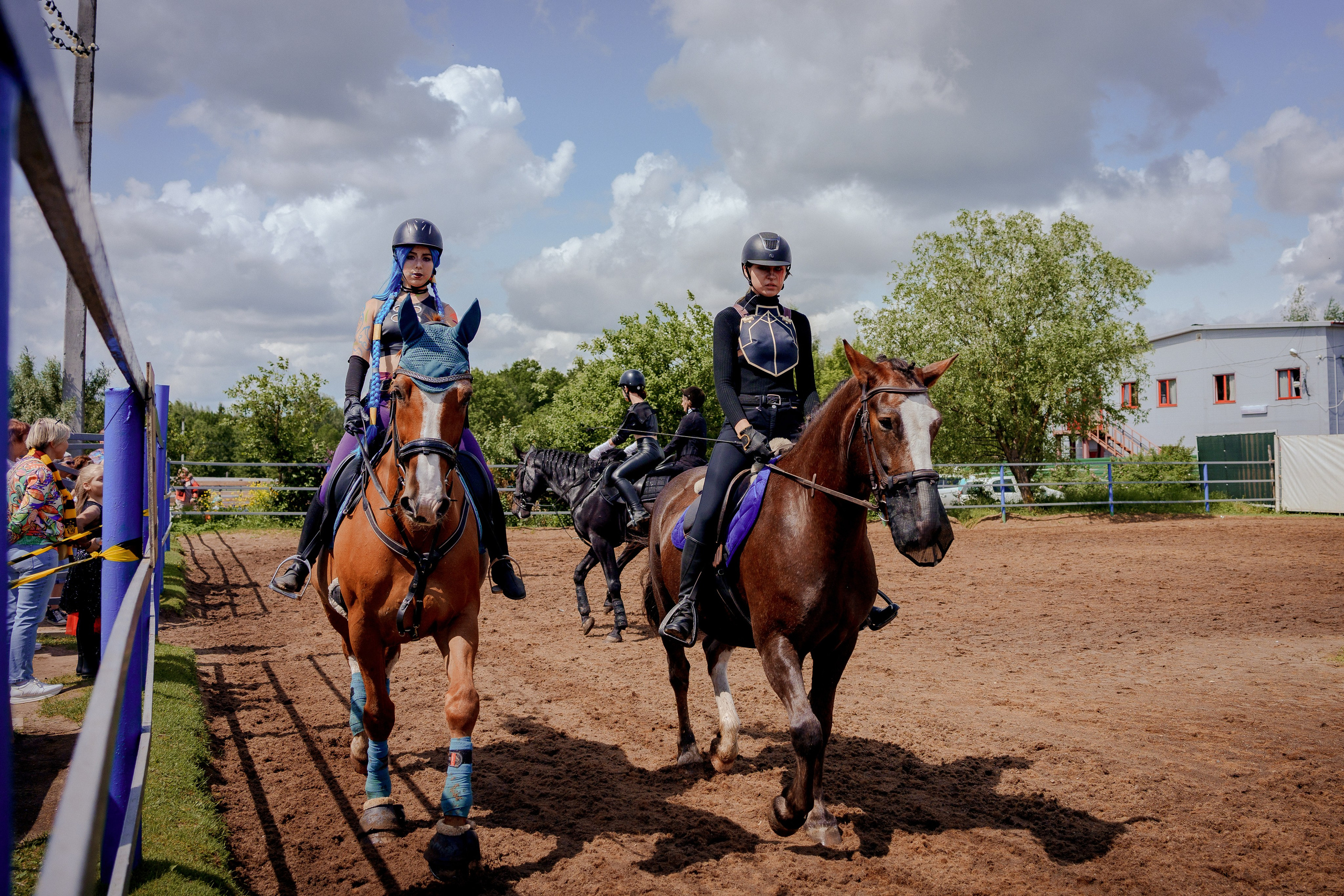 Конный клуб Горки. Портретный и семейный фотограф в Москве/Видное