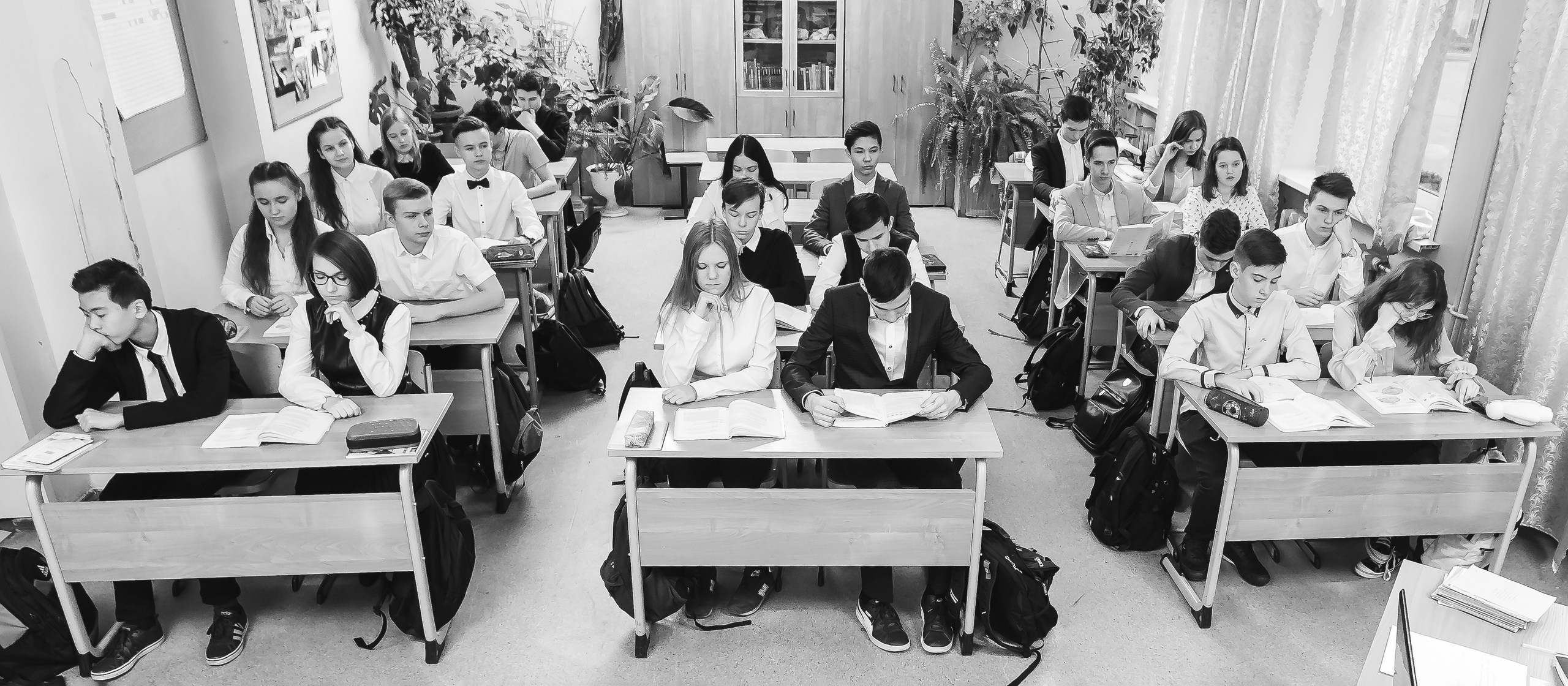 9 класс — горизонтальные альбомы. ТВОЯ ШКОЛЬНАЯ ИСТОРИЯ — фотограф Юлия Федосеева