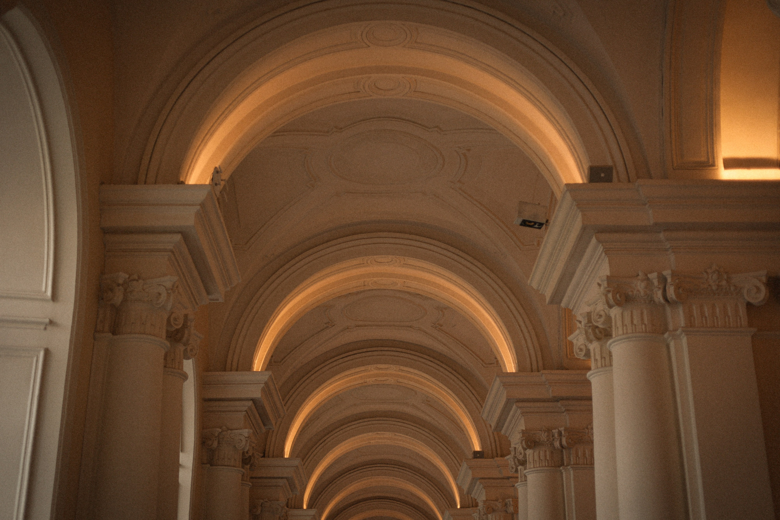 Гриша и Саша Эрмитаж. Семейный свадебный фотограф Семен Егоров