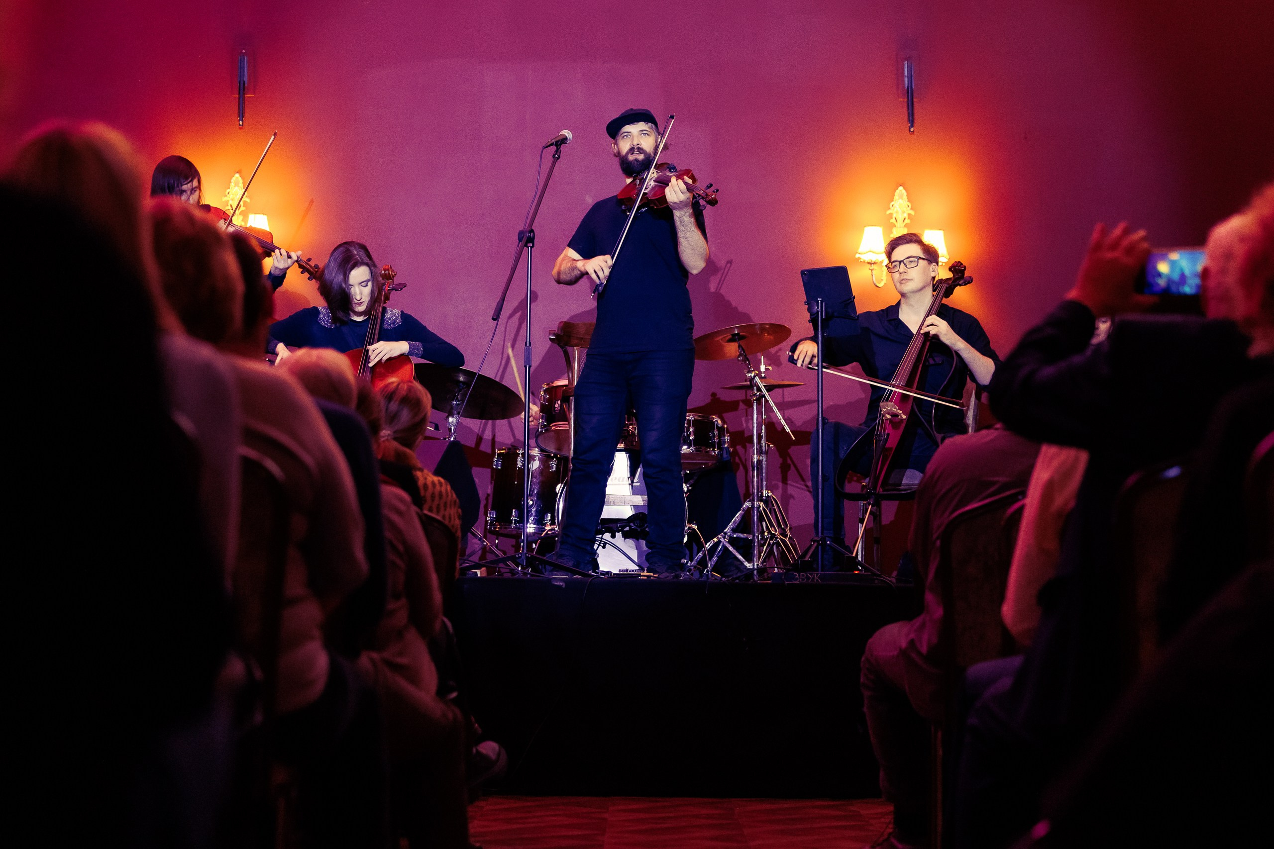 Концерт ATOMIC CELLOS в пространстве FREEDOM. Фотограф в Санкт-Петербурге — Сергей Петров