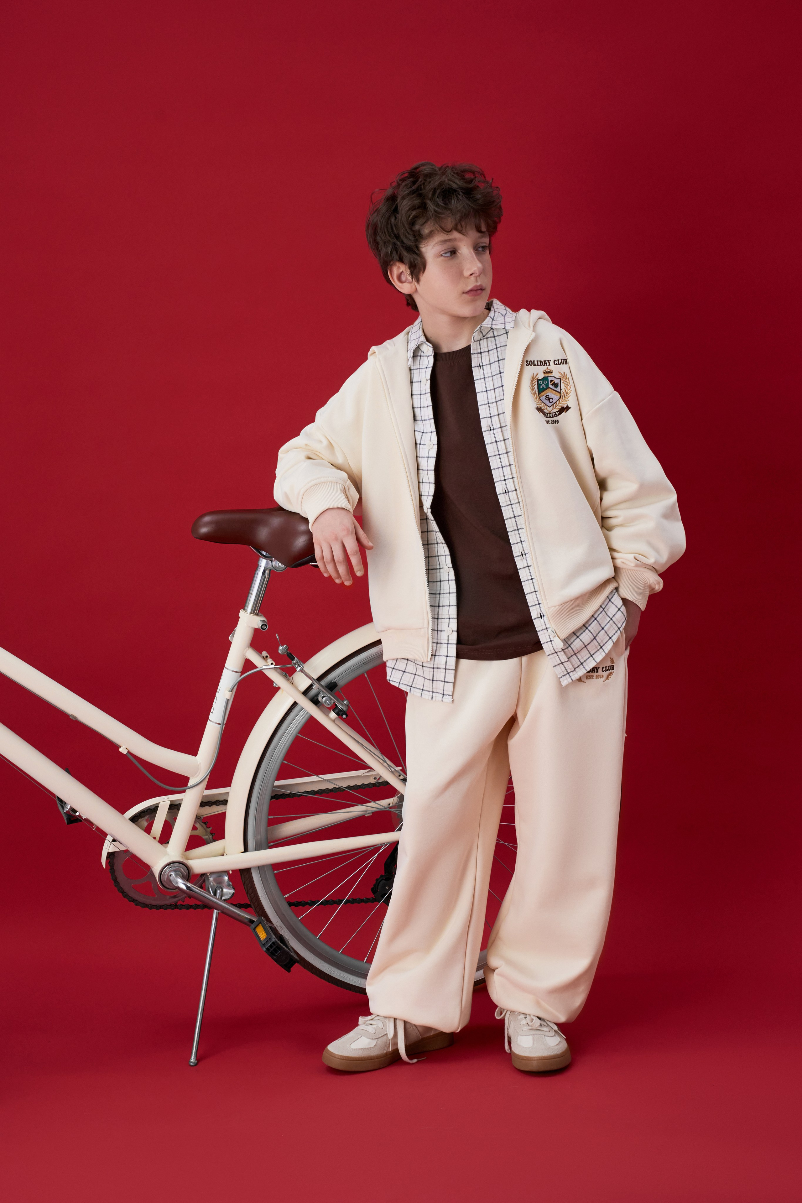 VINTAGE FAMILY CLUB. Creative Fashion Photographer & Art Director