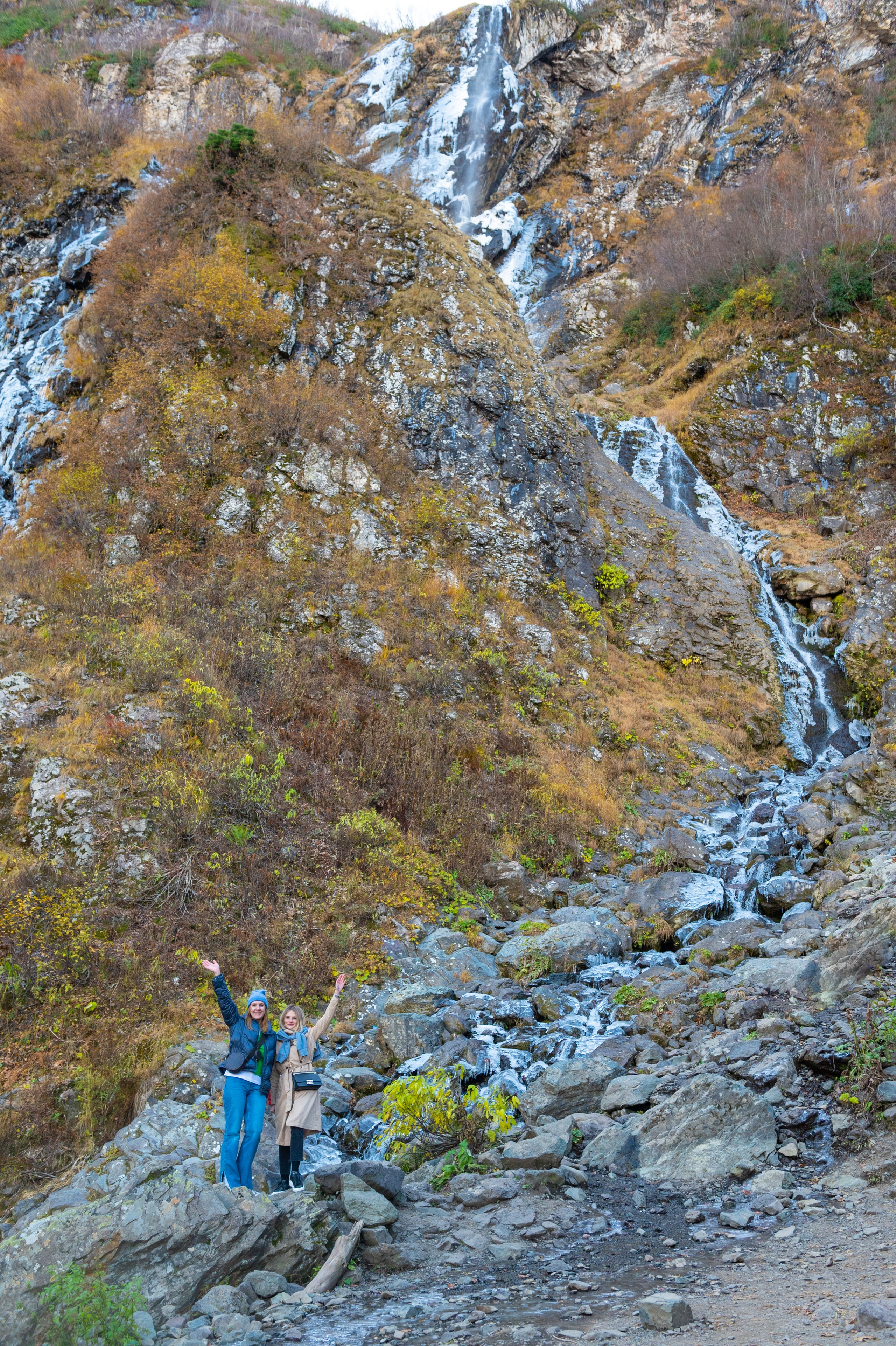 Mice мероприятие — прогулка на водопад Поликаря на курорте Красная Поляна. Репортажный фотограф в Красной Поляне и Сочи Павлюченко Екатерина