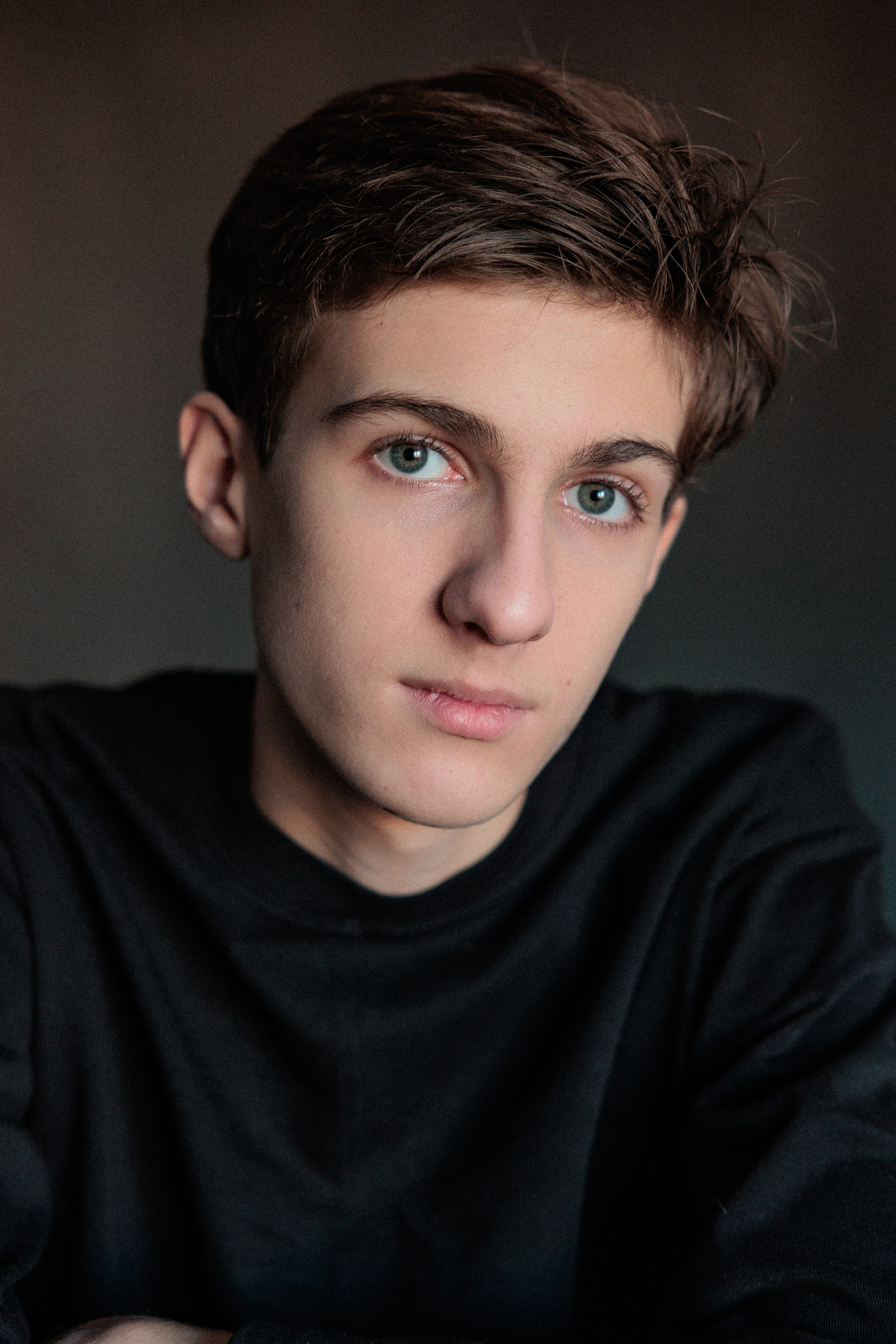 АРТЁМ. Я фотограф из Москвы к Вашим услугам