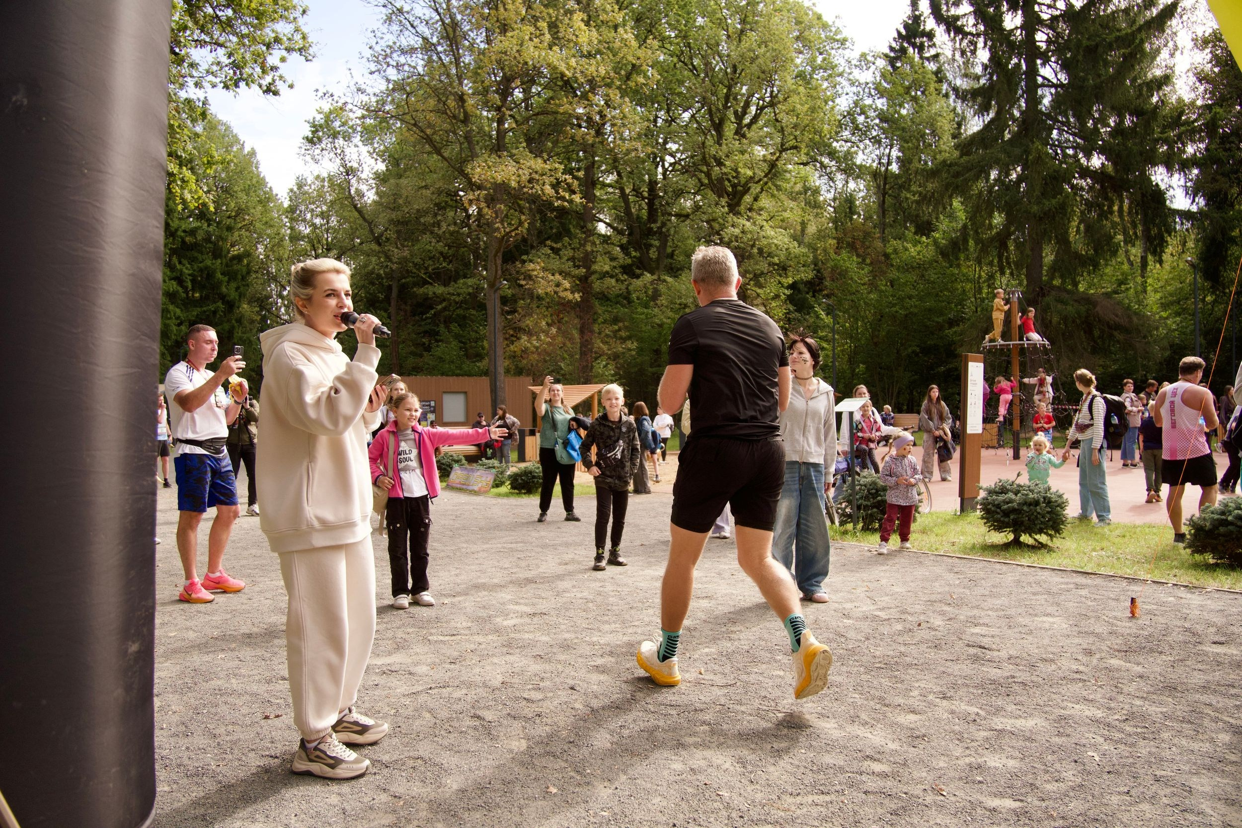 Забег в парке «Дубки». Кафе «БЕЛКА НАШЕПТАЛА». Ну оооочень концептуальное кафе