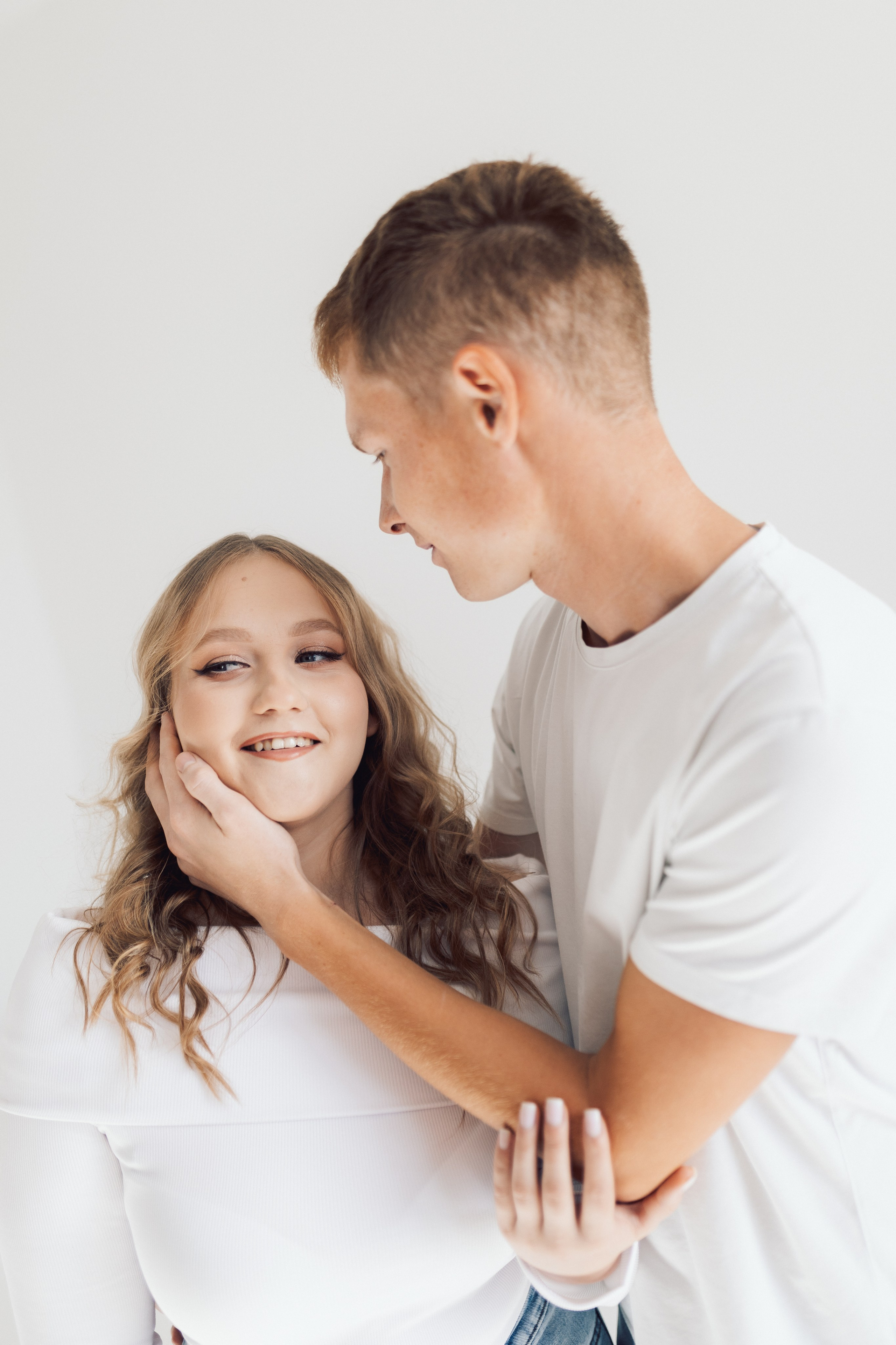 Фотосессия вдвоем, лав стори, предсвадебная фотосессия  Йошкар Ола. Свадебный и семейный фотограф Баева Дарья, город Йошкар — Ола